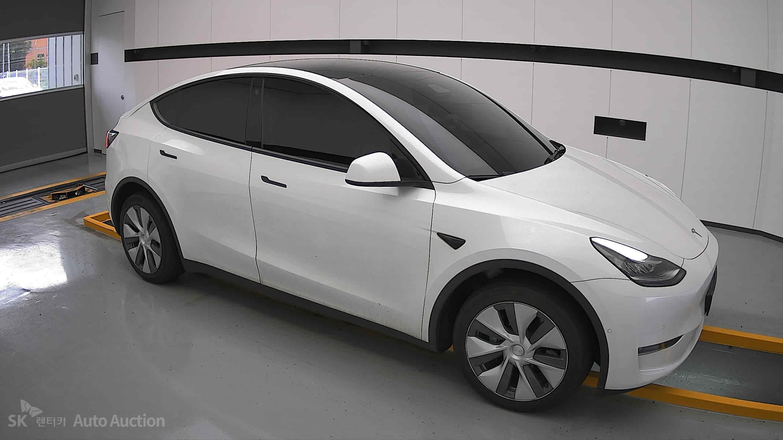 2022 - tesla model y