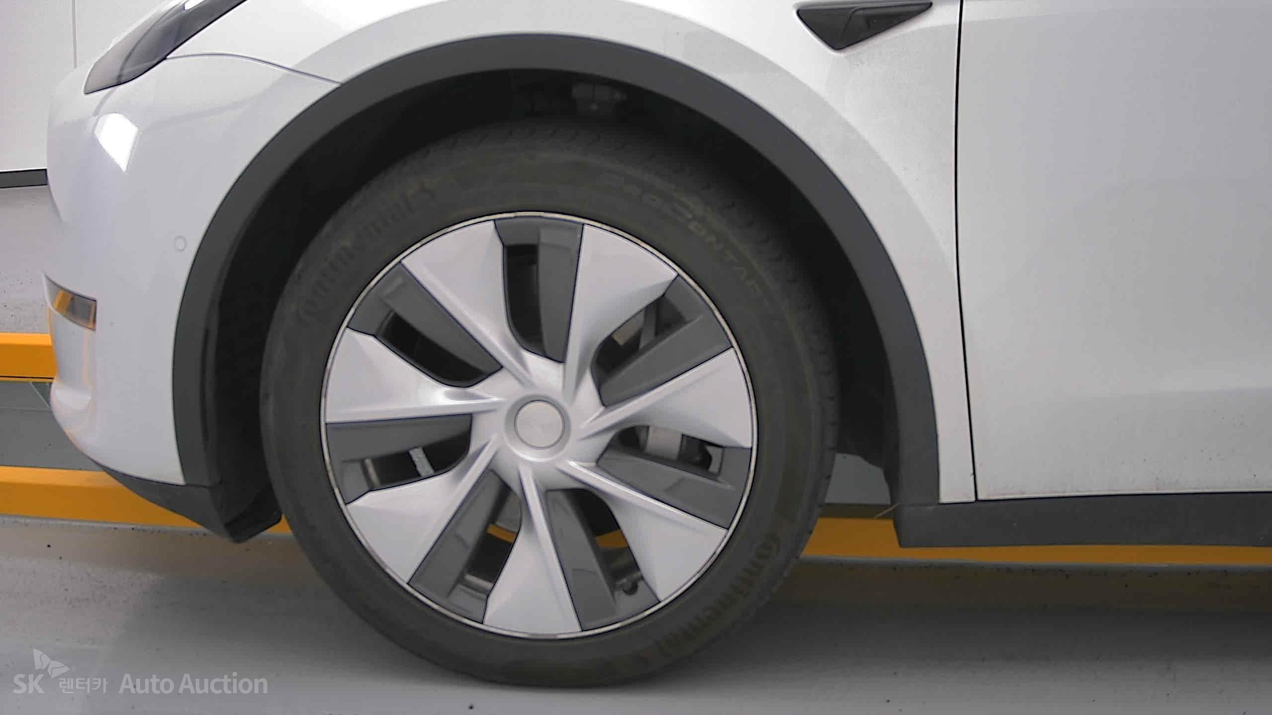 2022 - tesla model y