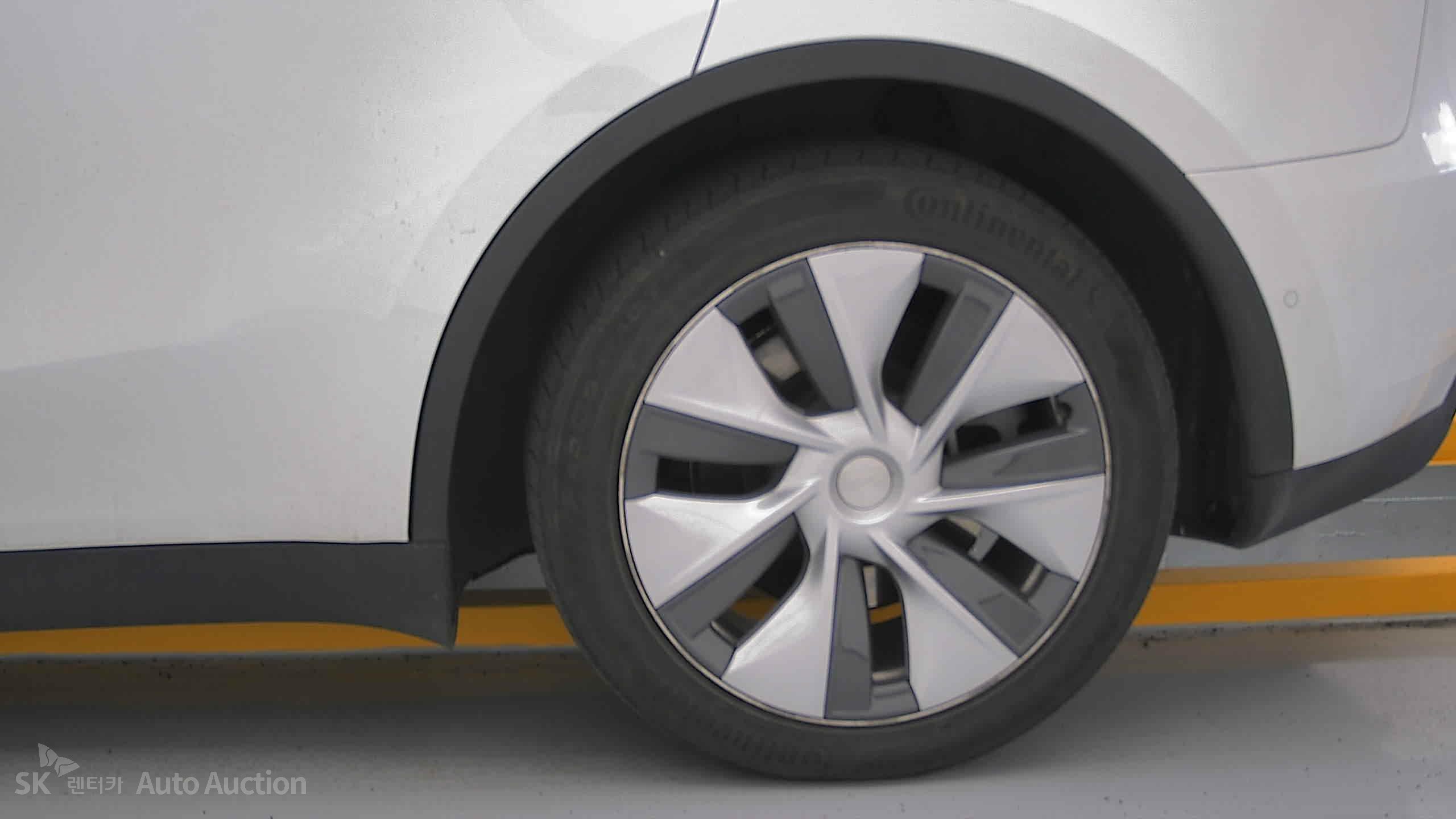 2022 - tesla model y