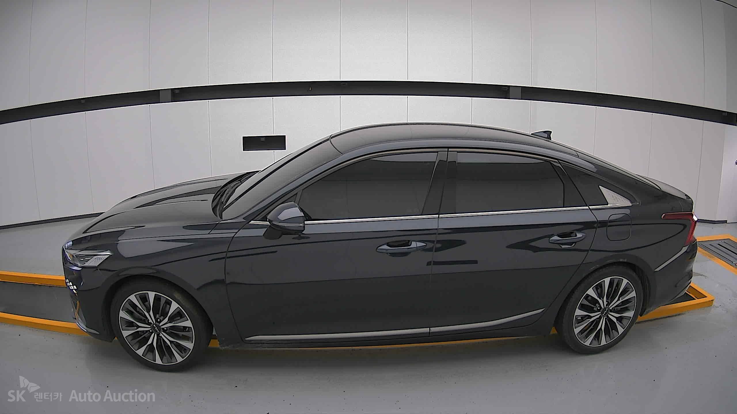 2022 - kia k8