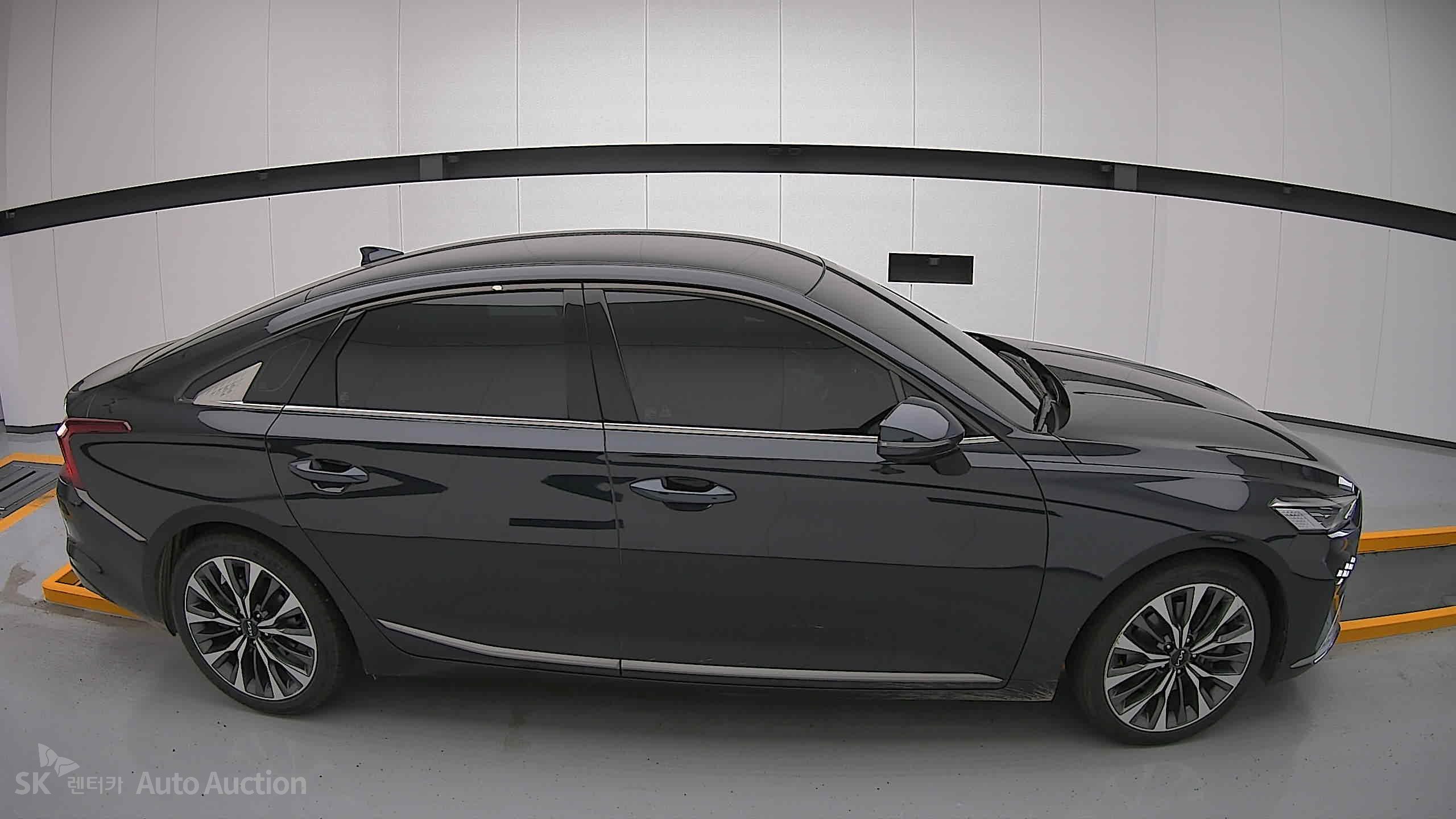 2022 - kia k8