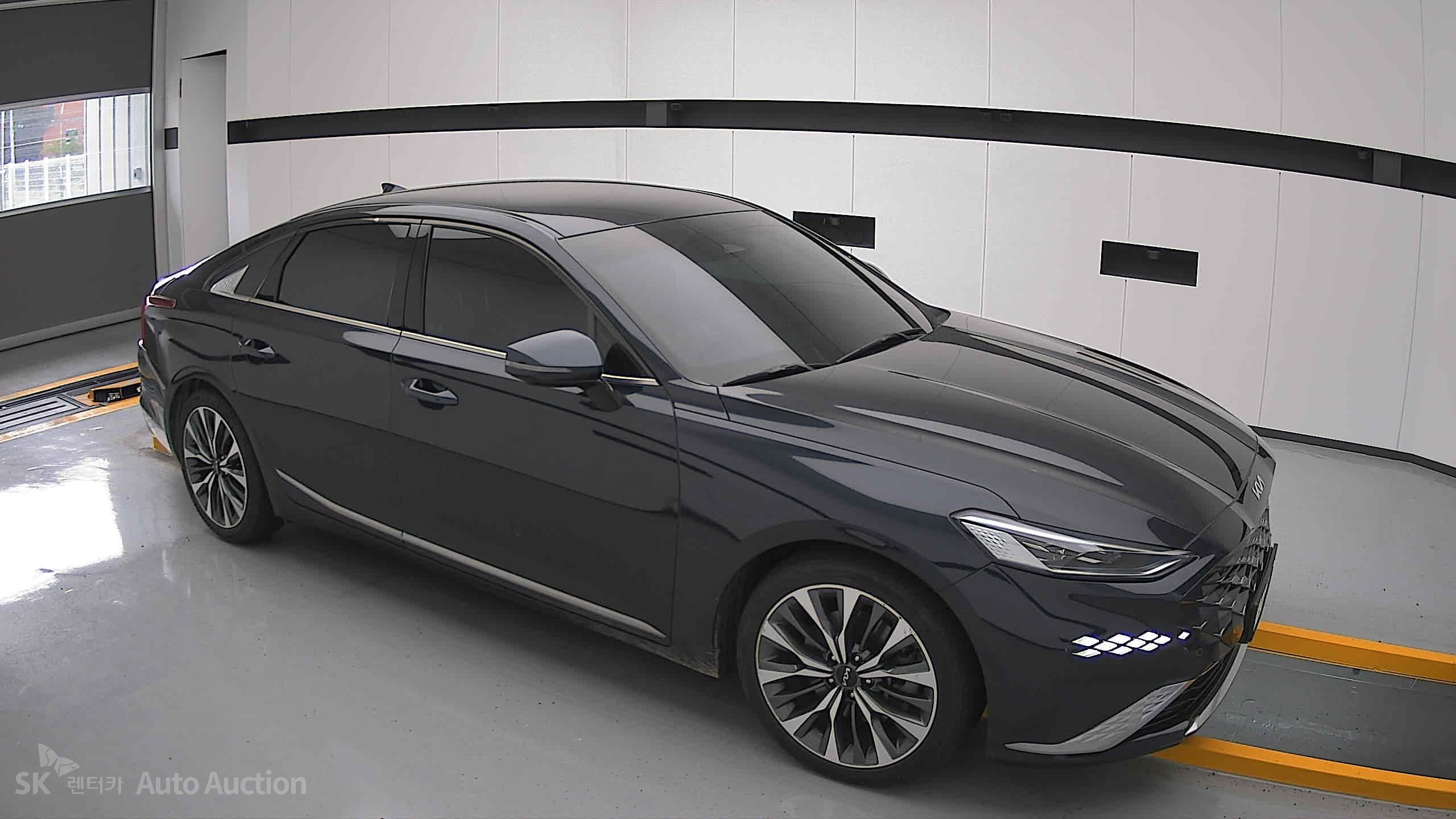 2022 - kia k8