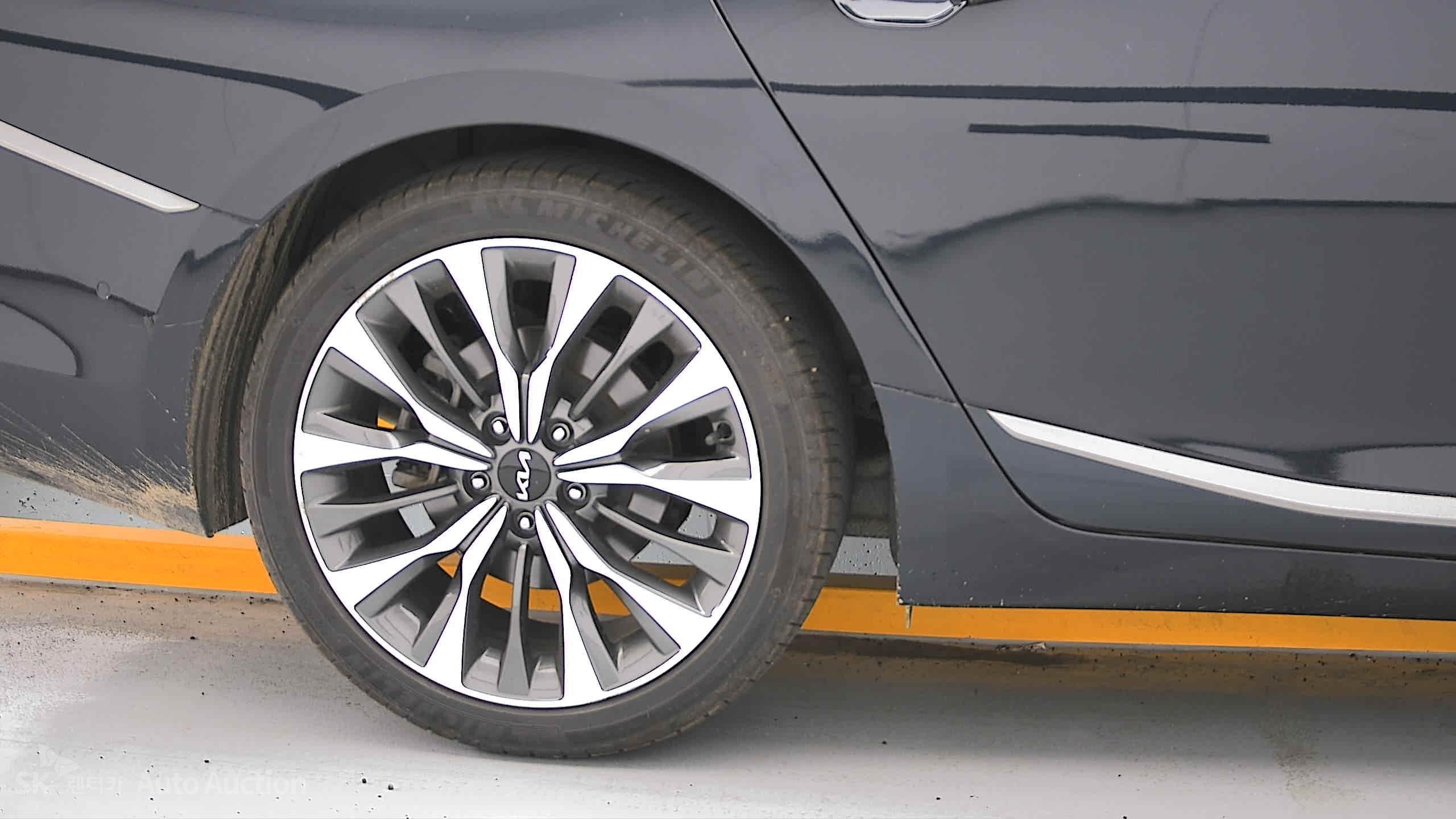 2022 - kia k8