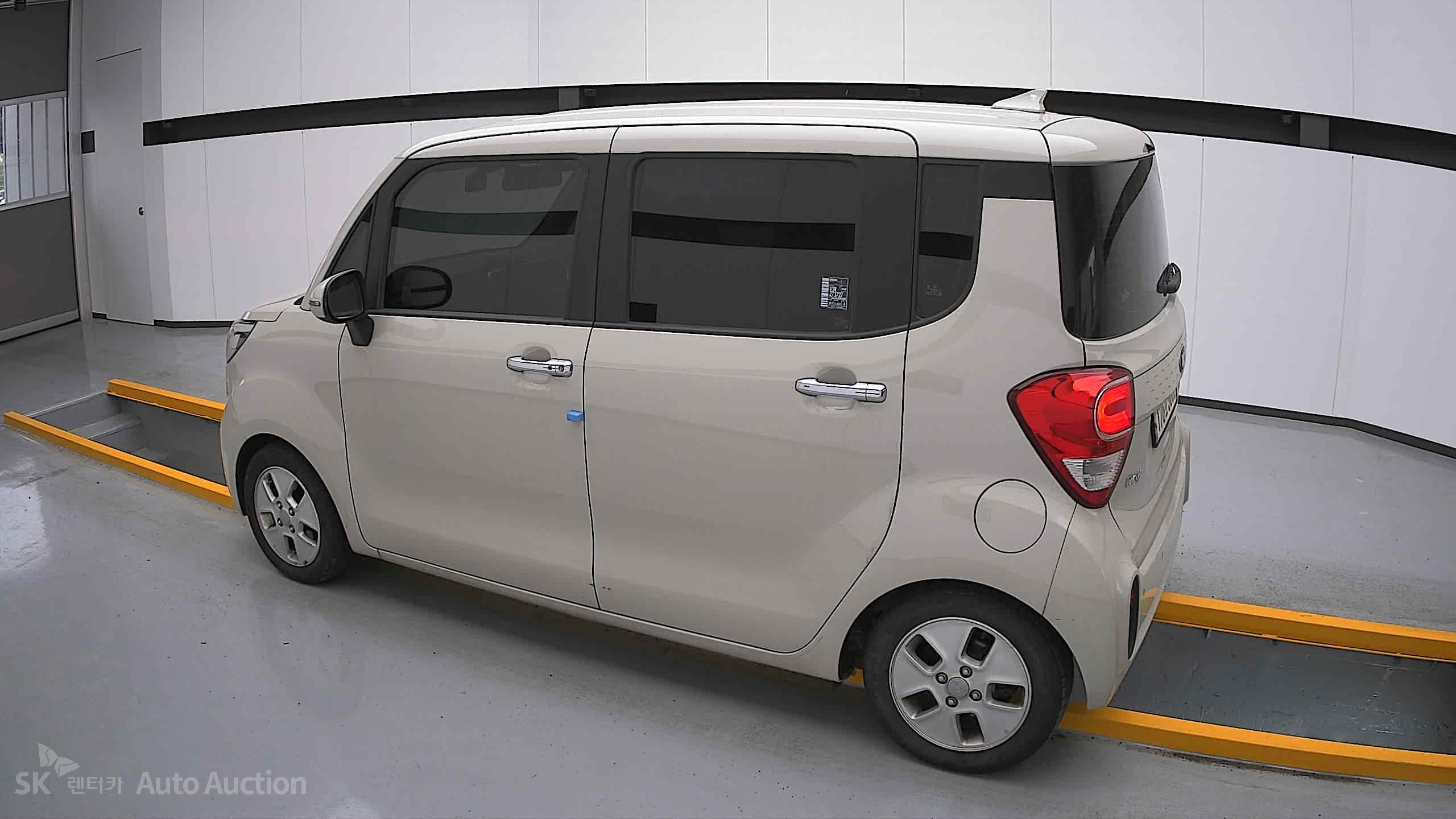 2021 - kia ray