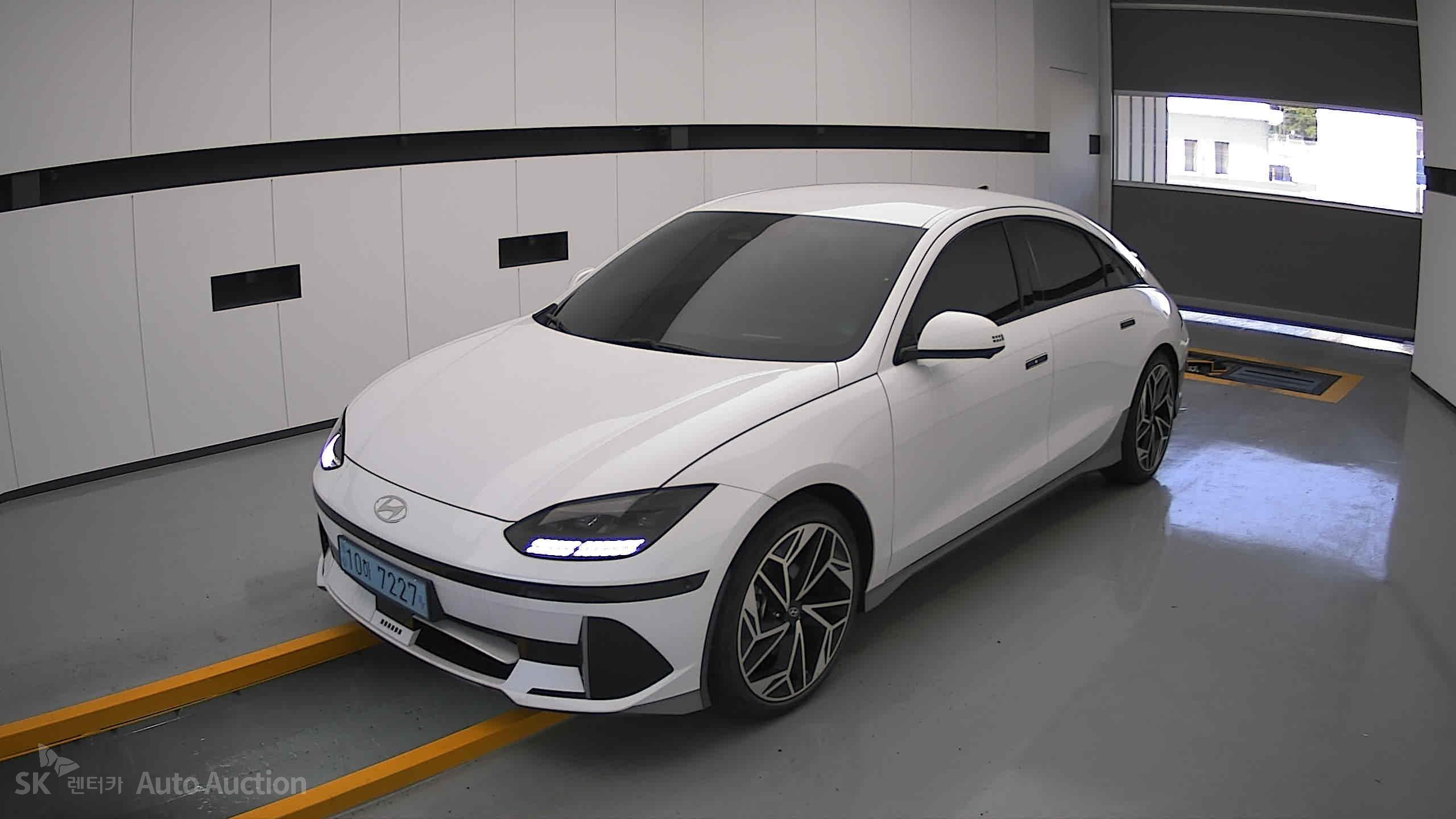 2023 - hyundai ioniq