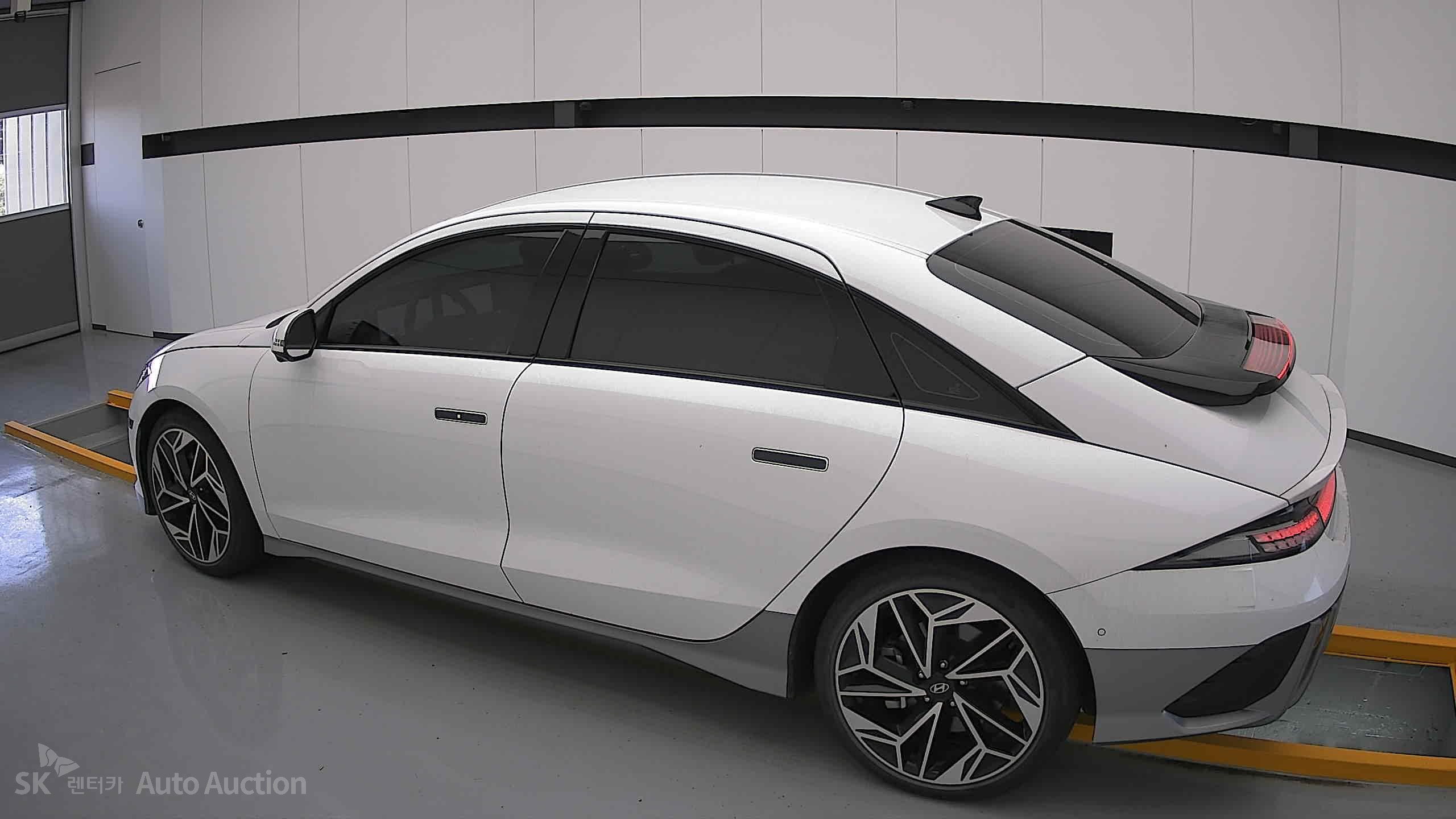 2023 - hyundai ioniq