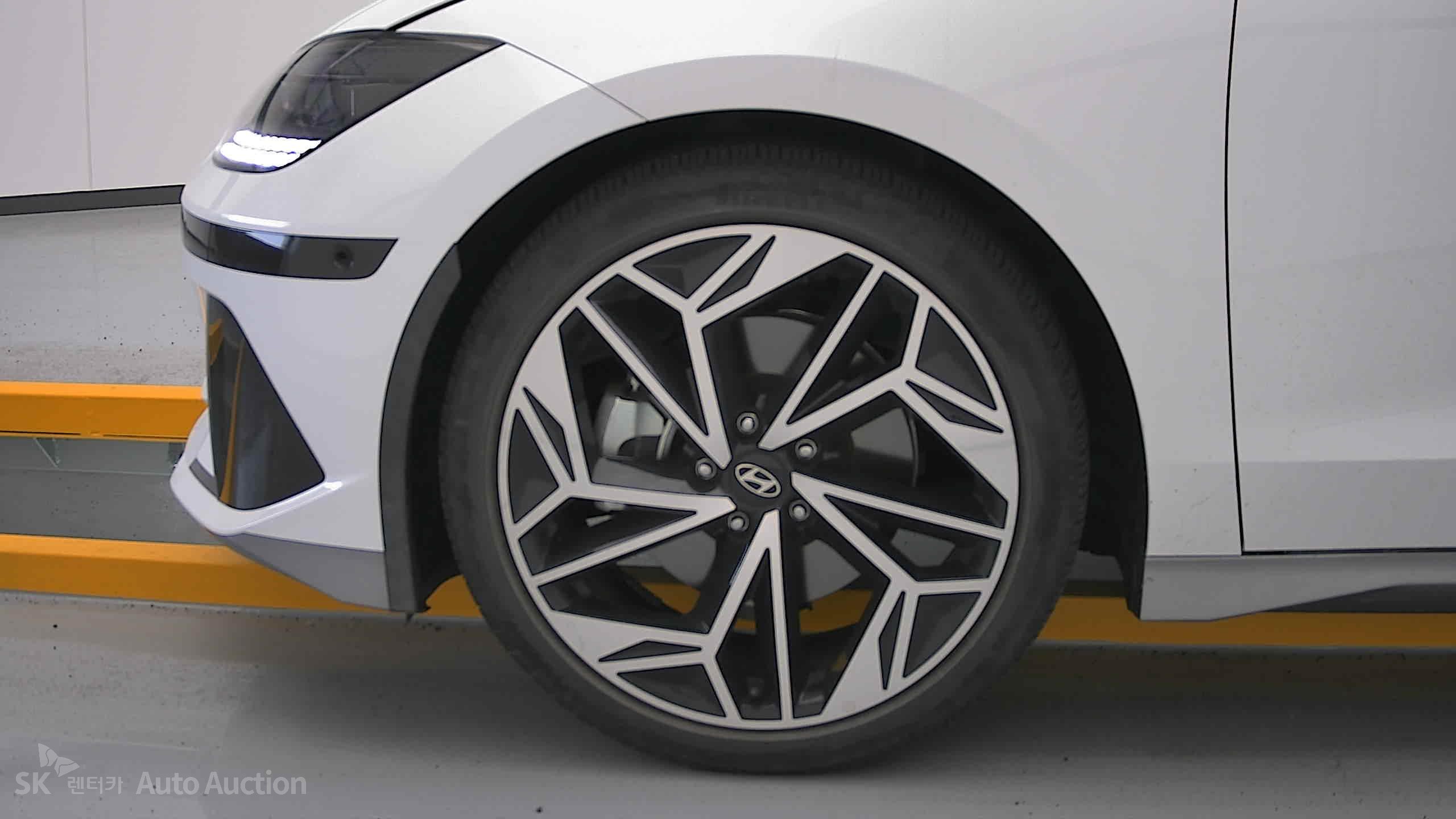 2023 - hyundai ioniq