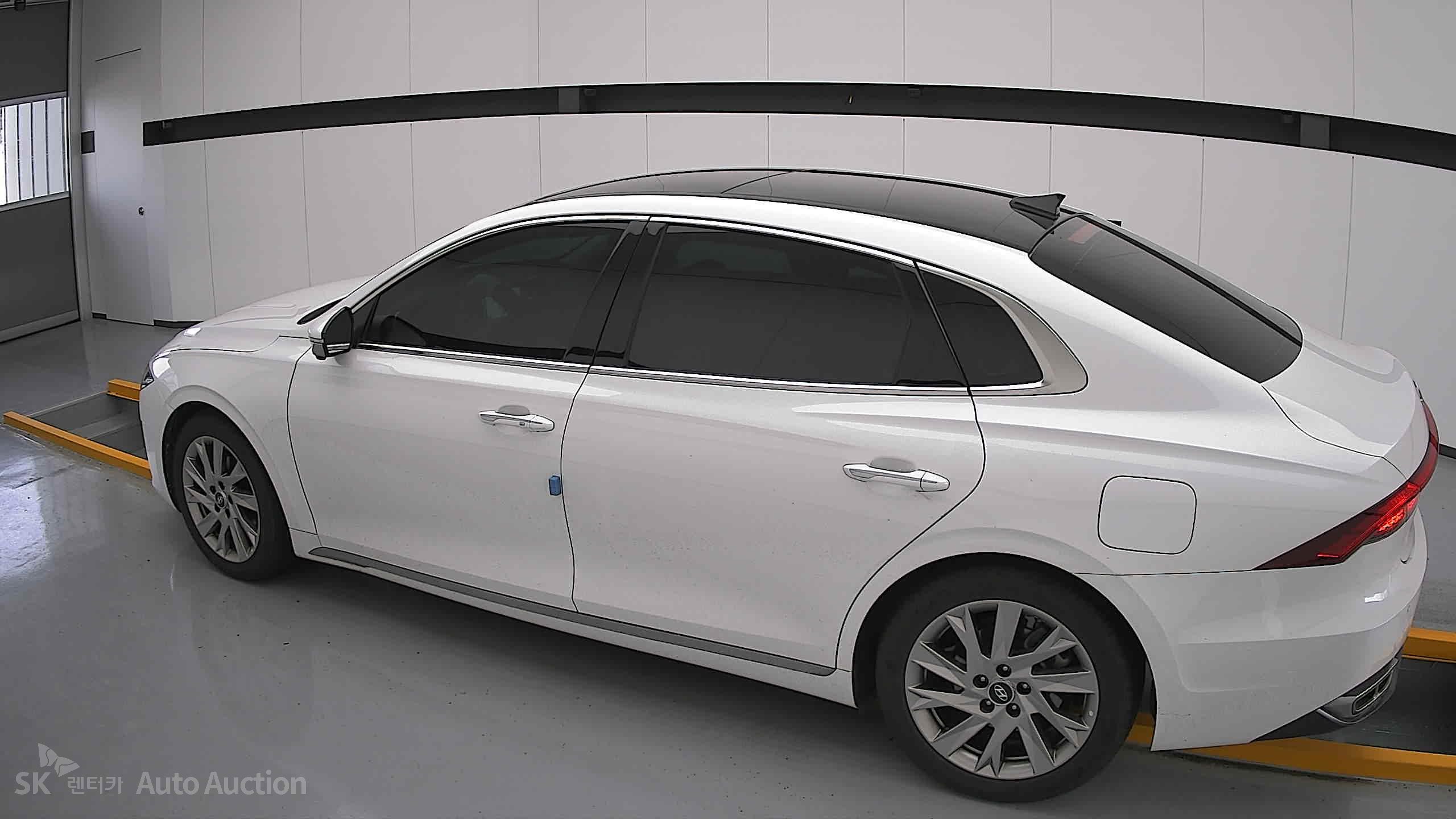 2022 - hyundai grandeur