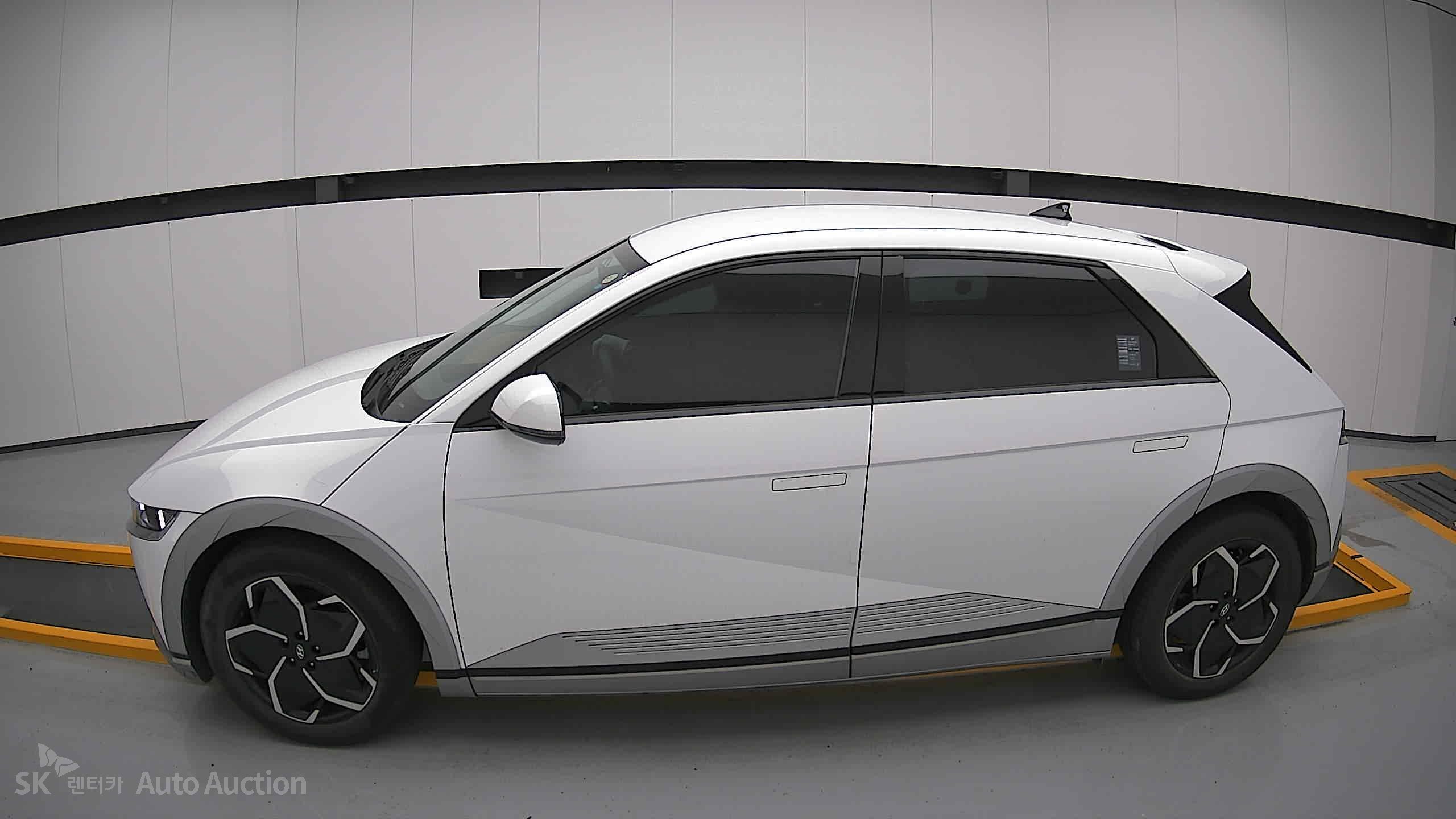 2023 - hyundai ioniq