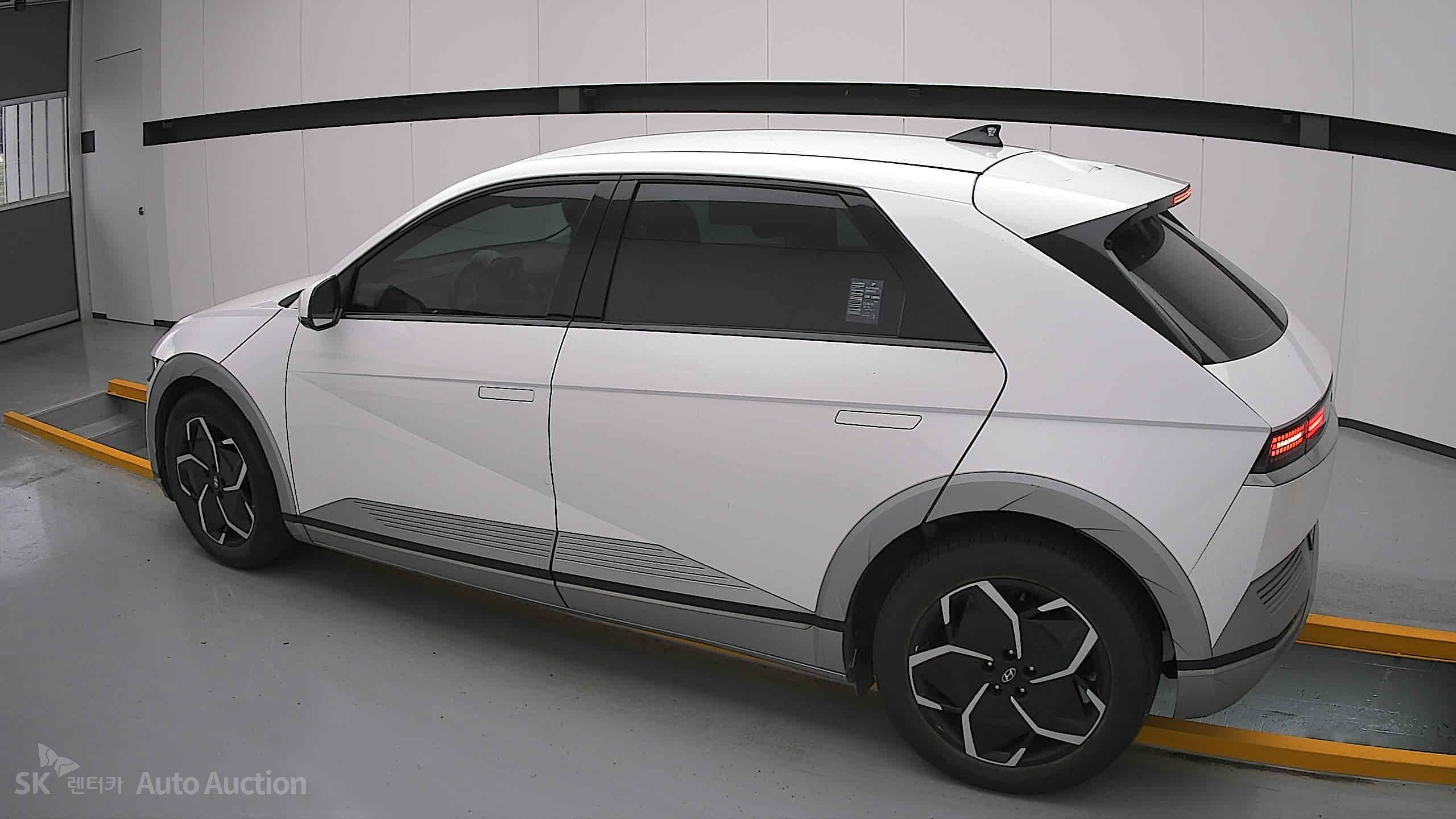 2023 - hyundai ioniq