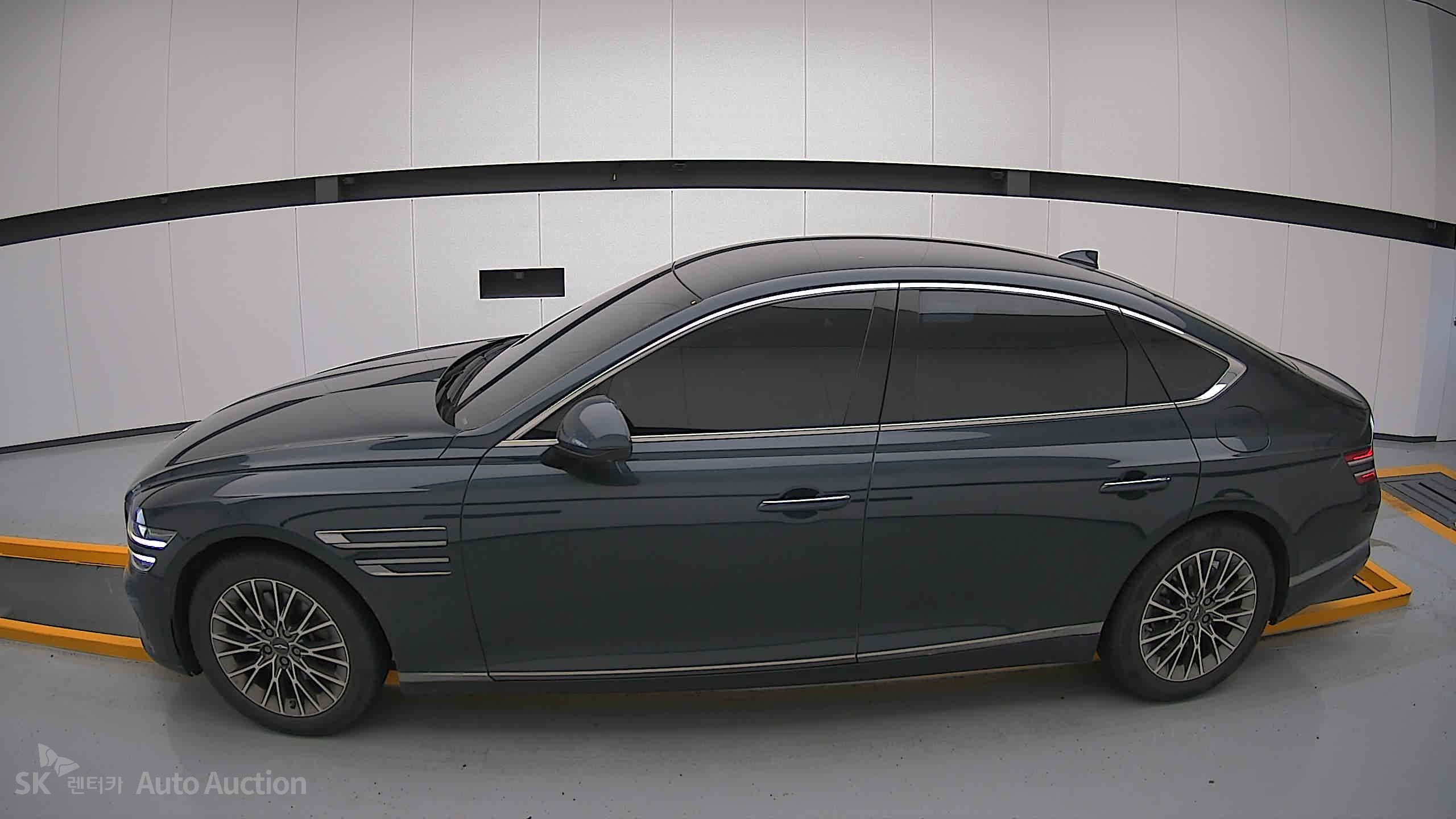 2021 - genesis g80