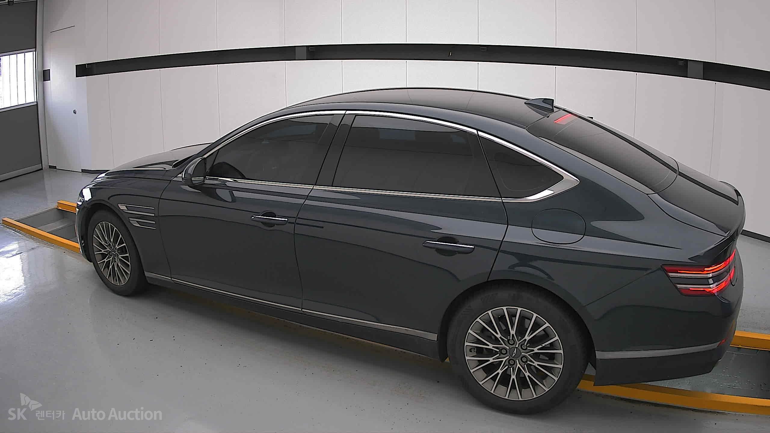 2021 - genesis g80
