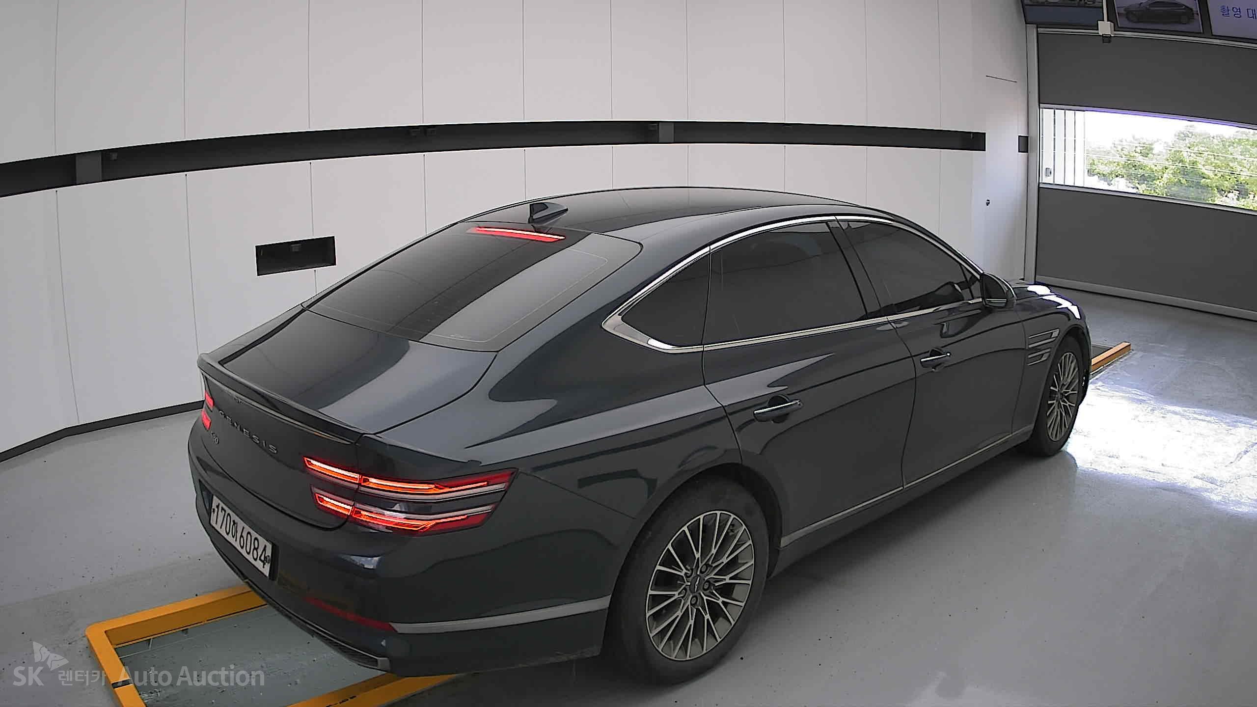 2021 - genesis g80