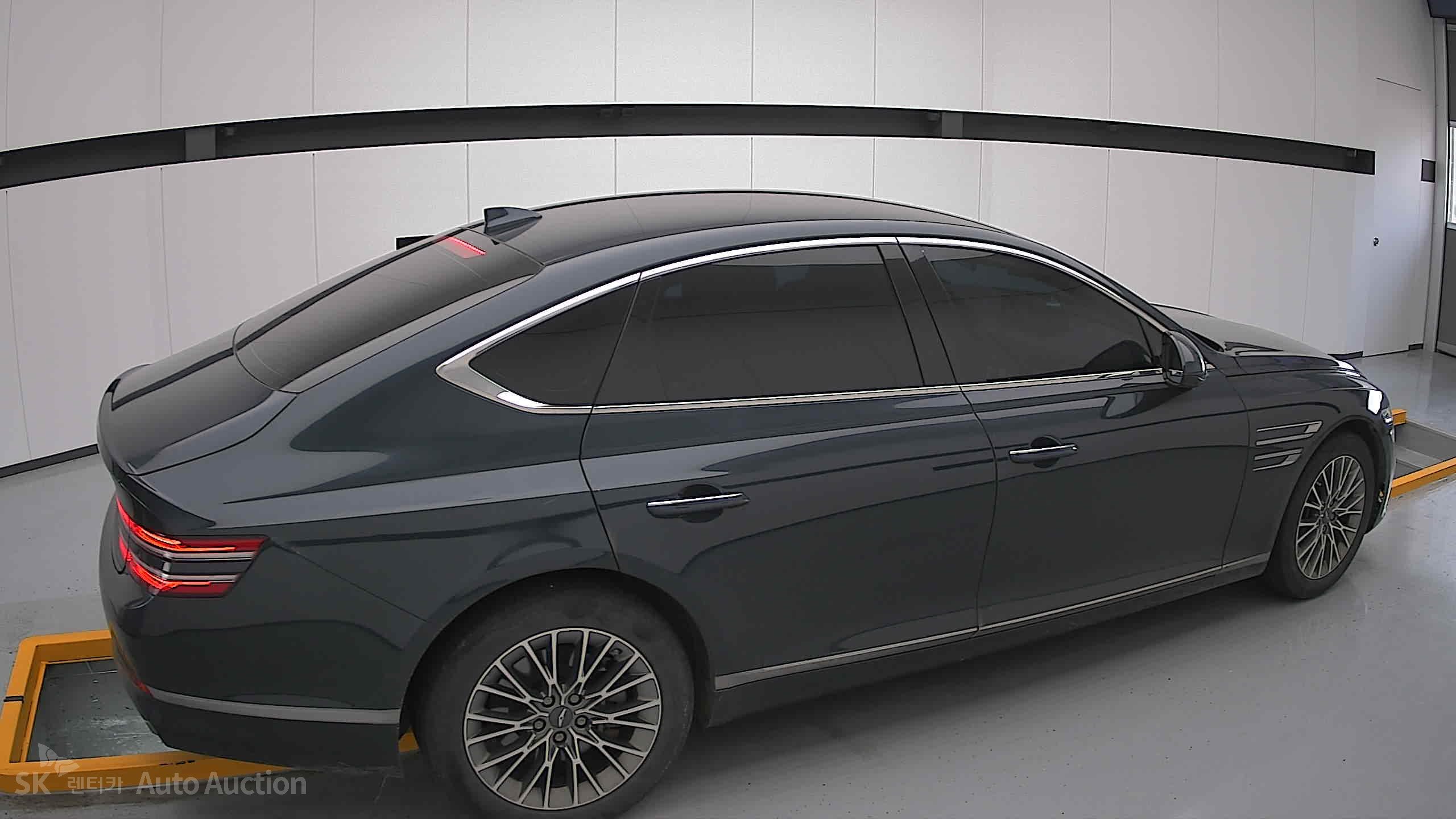 2021 - genesis g80