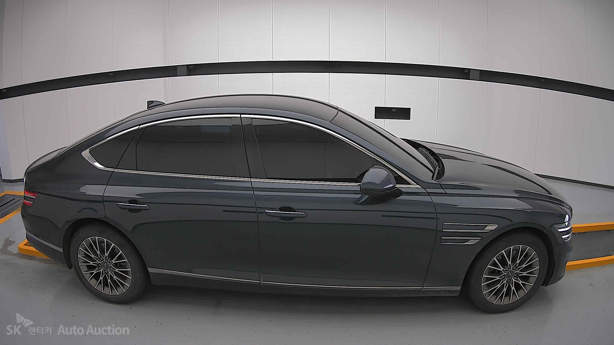 2021 - genesis g80