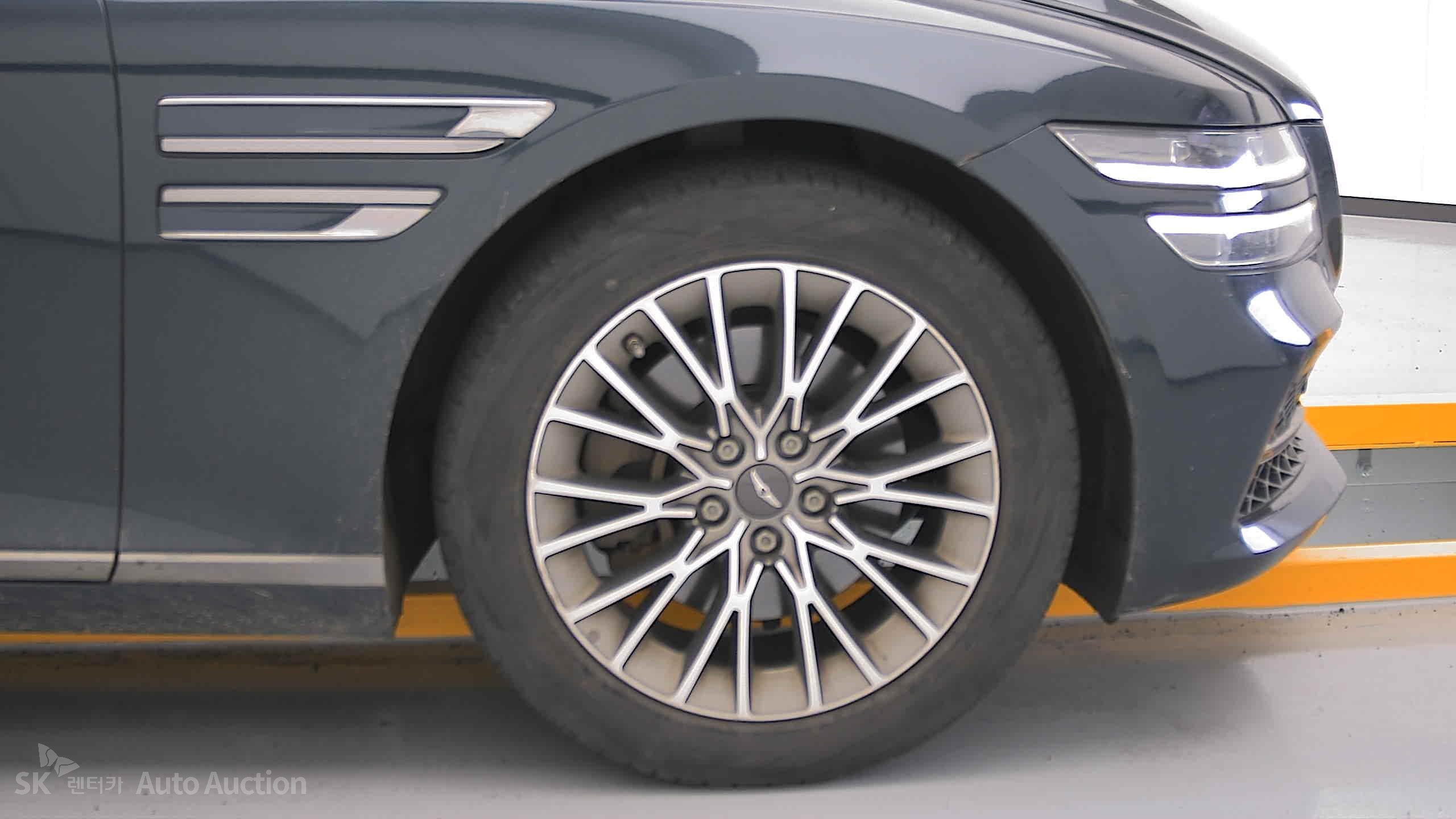 2021 - genesis g80