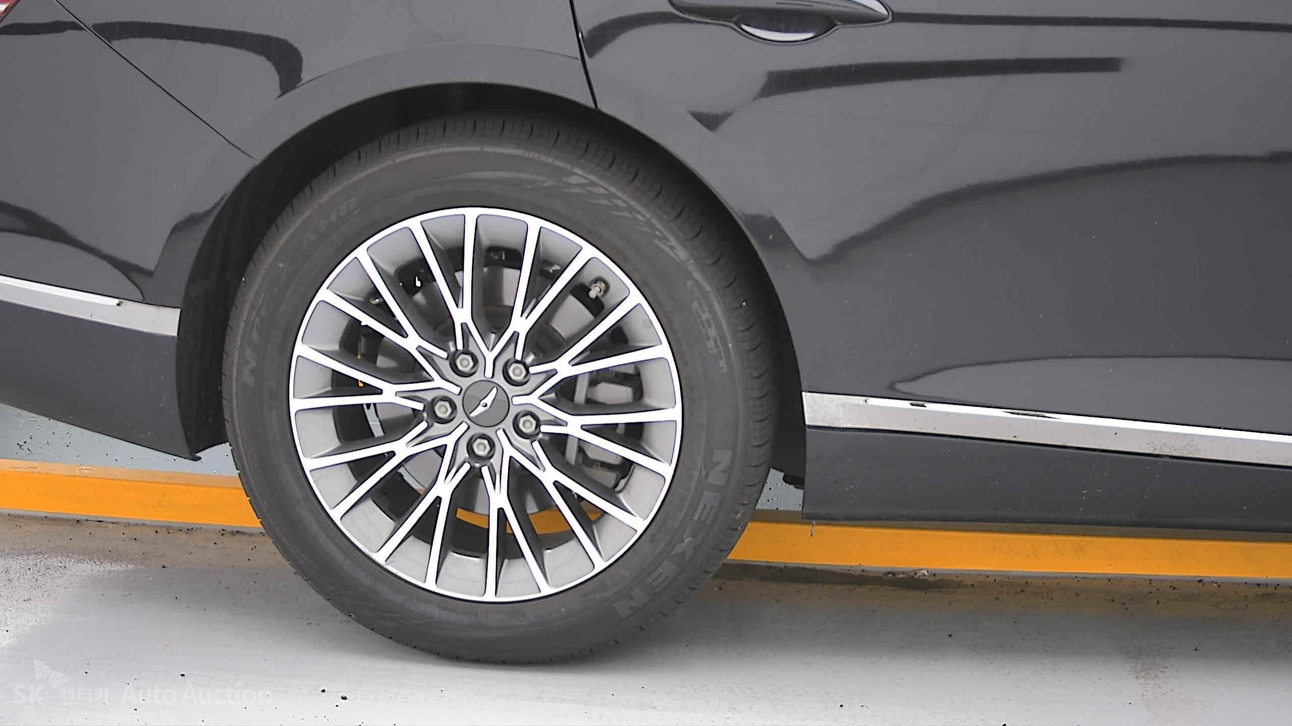 2022 - genesis g80