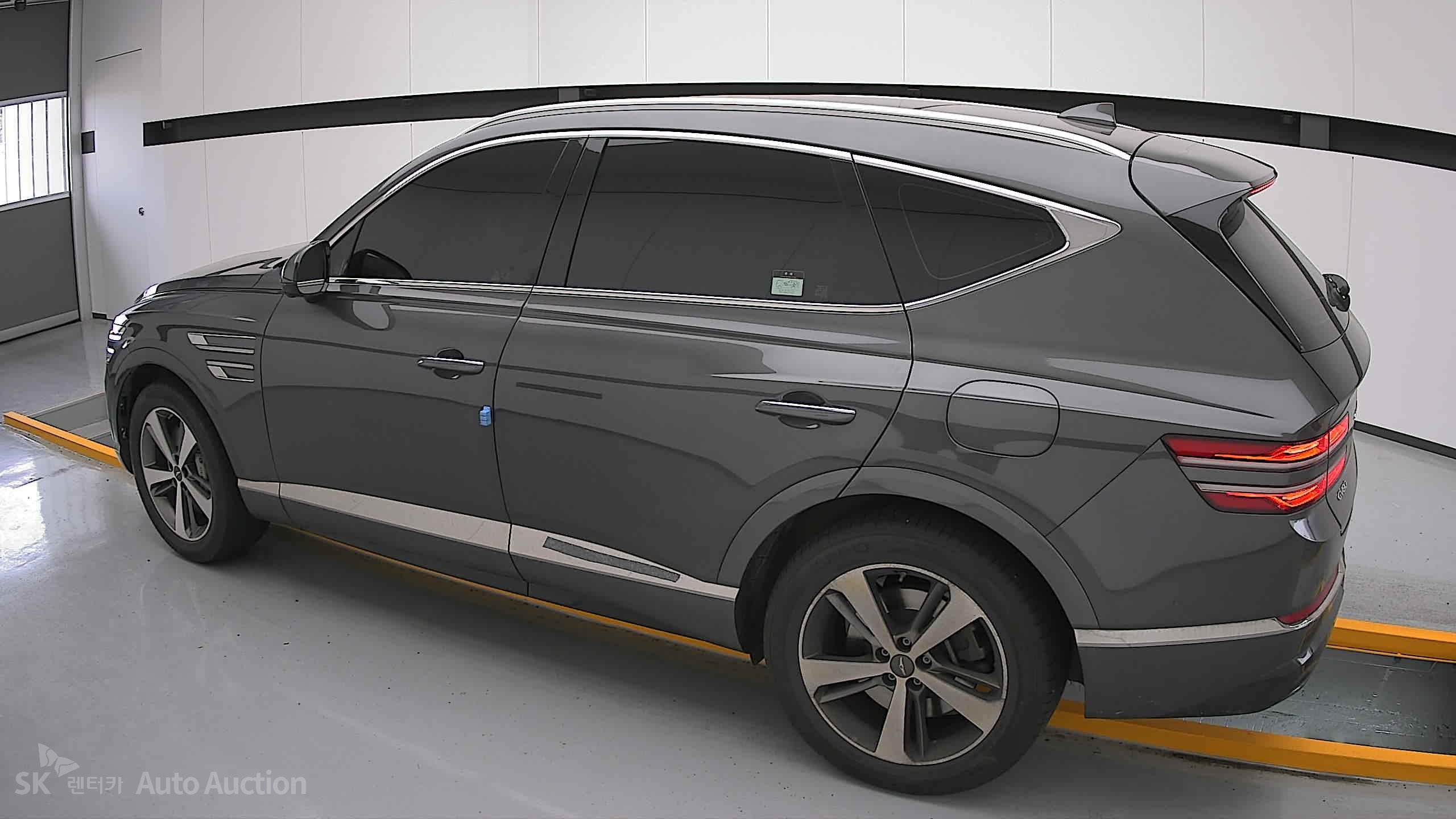2022 - genesis gv80