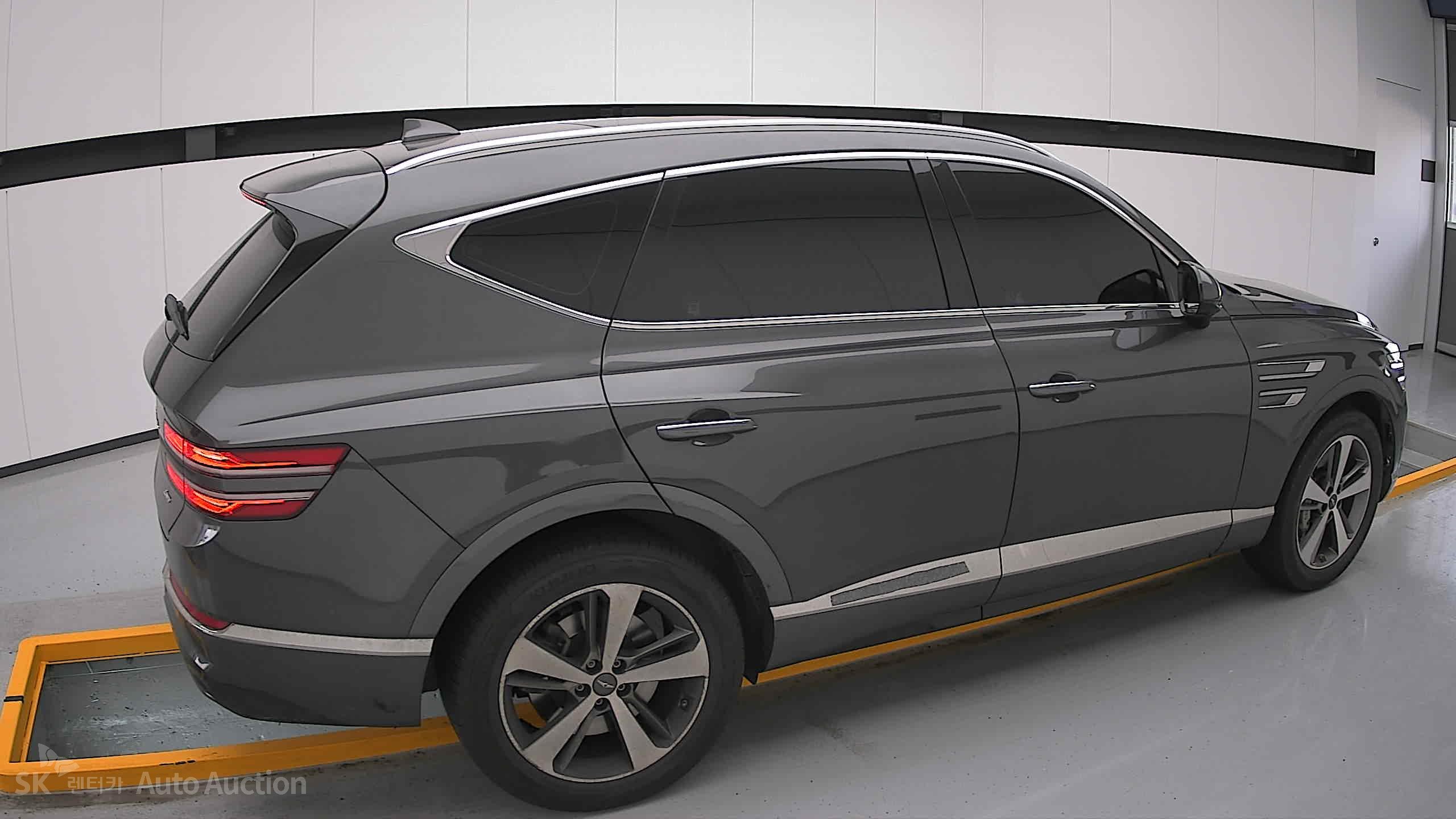 2022 - genesis gv80