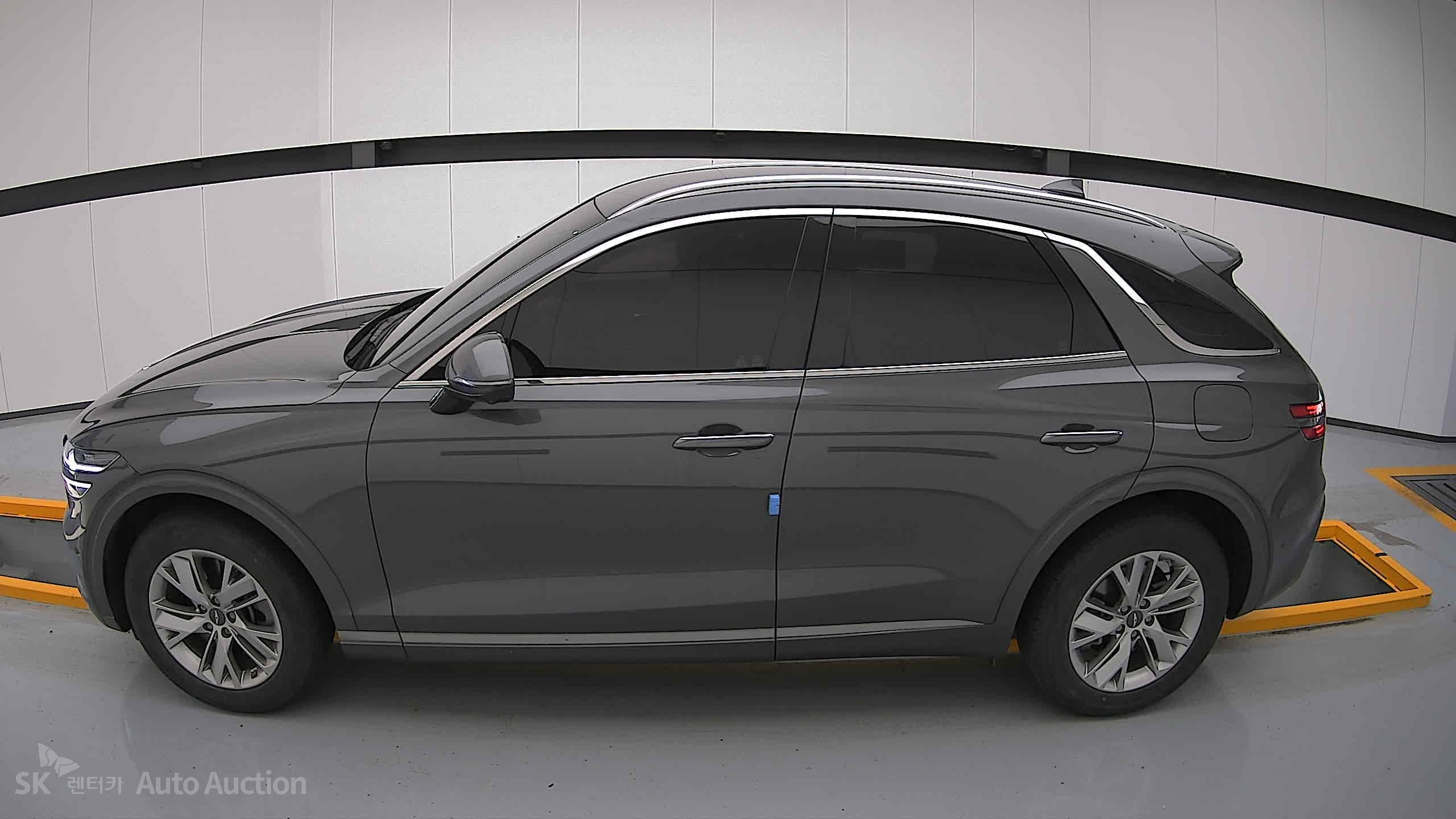 2021 - genesis gv70