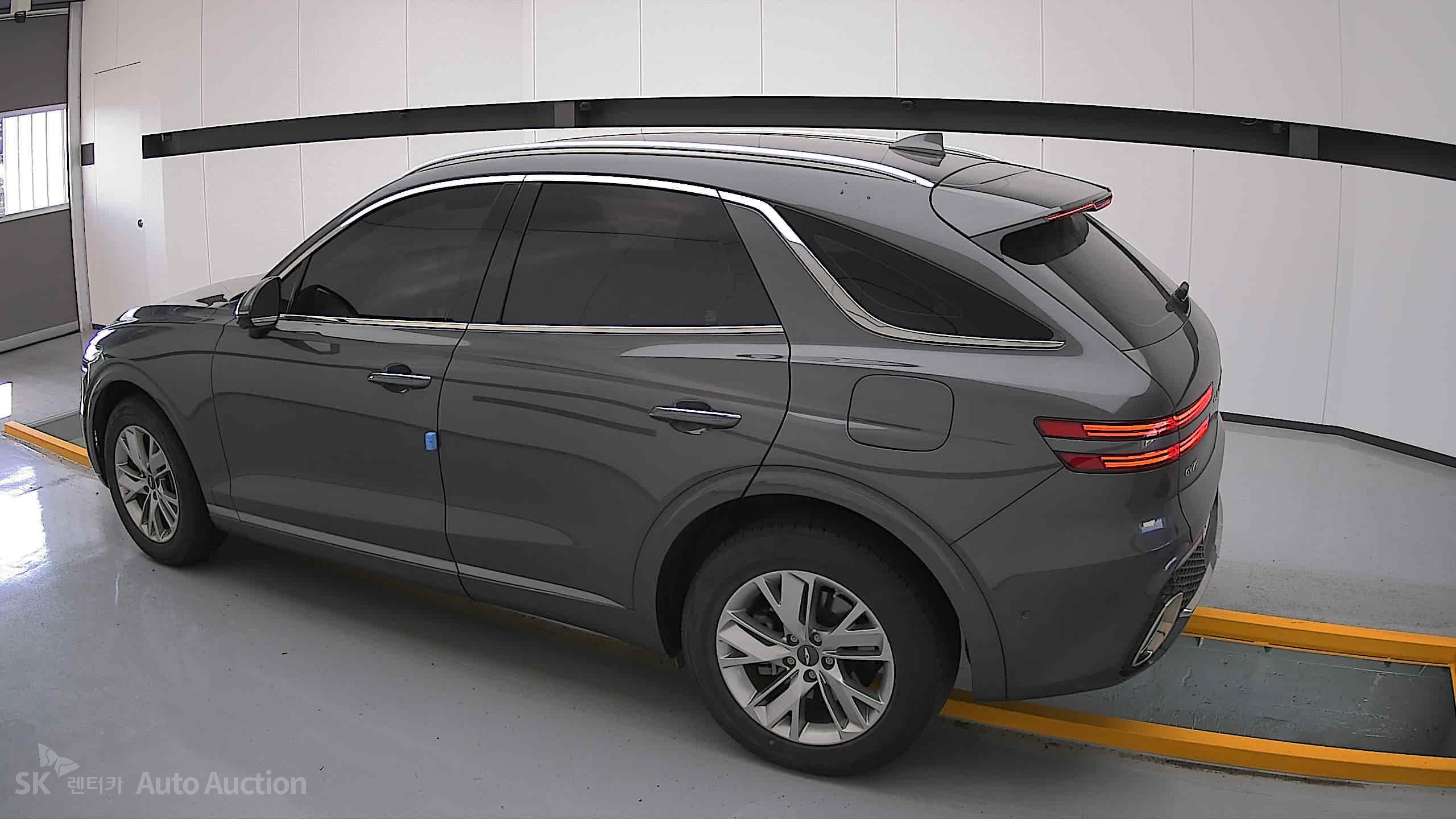 2021 - genesis gv70