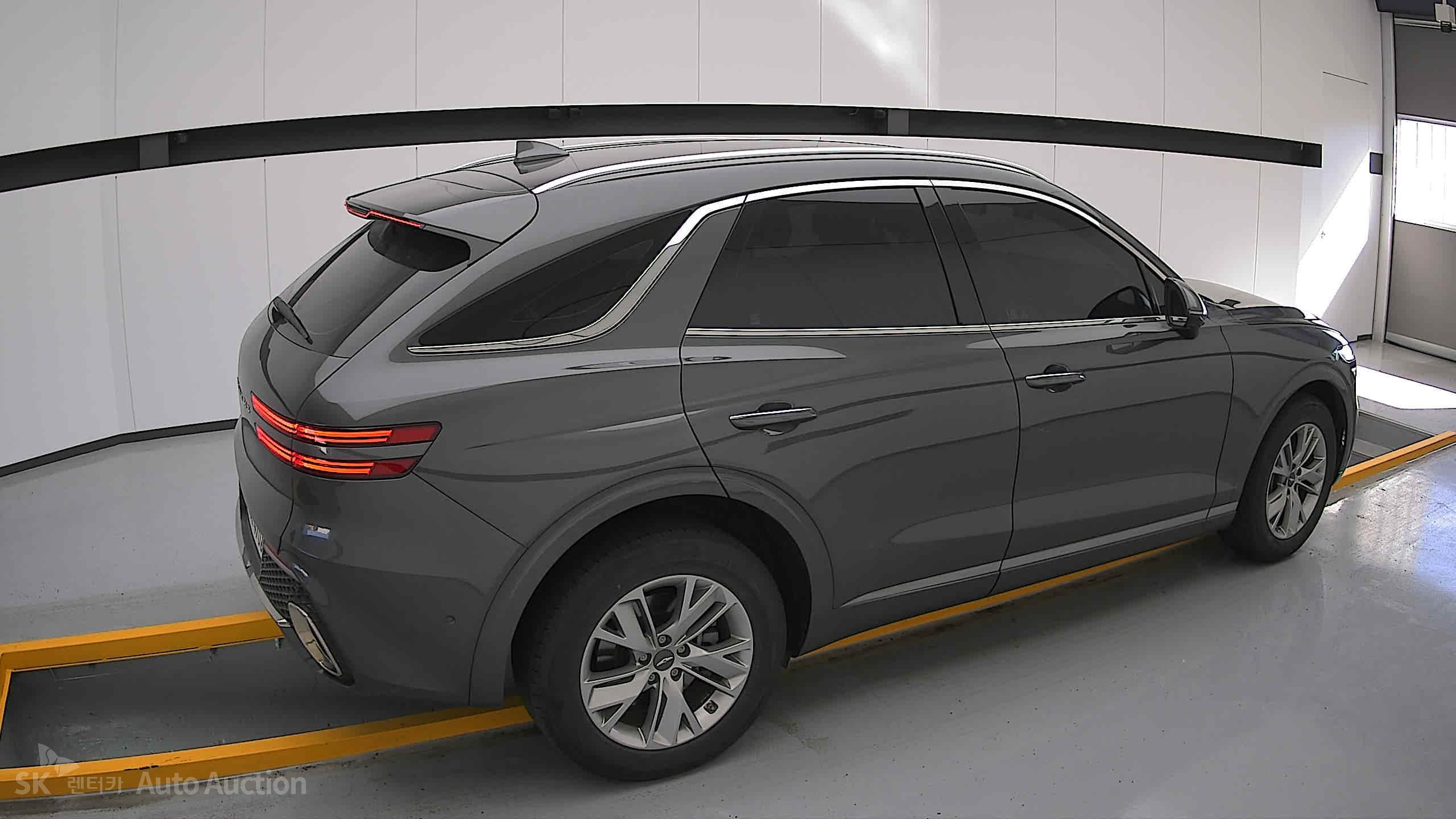 2021 - genesis gv70