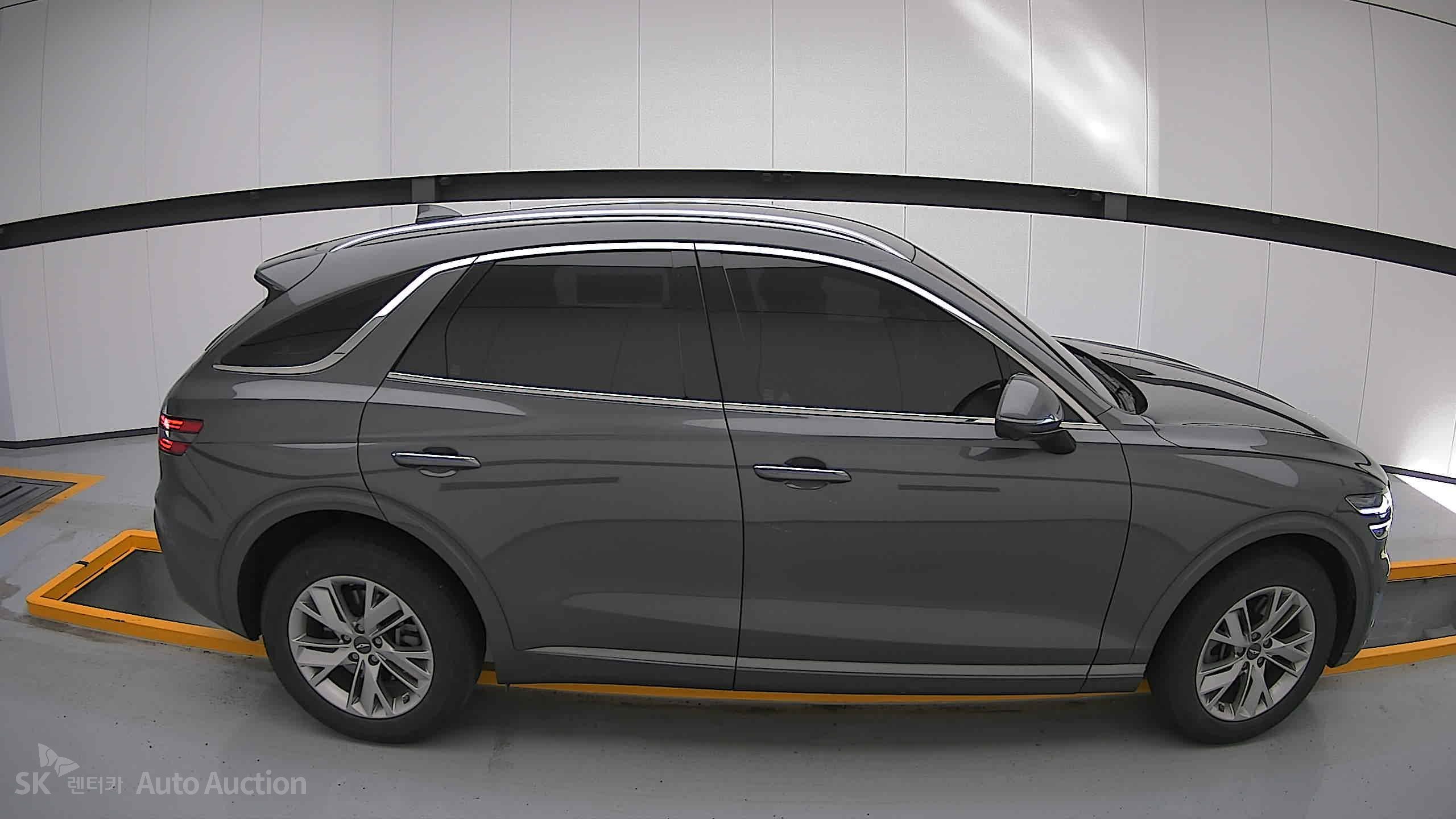 2021 - genesis gv70