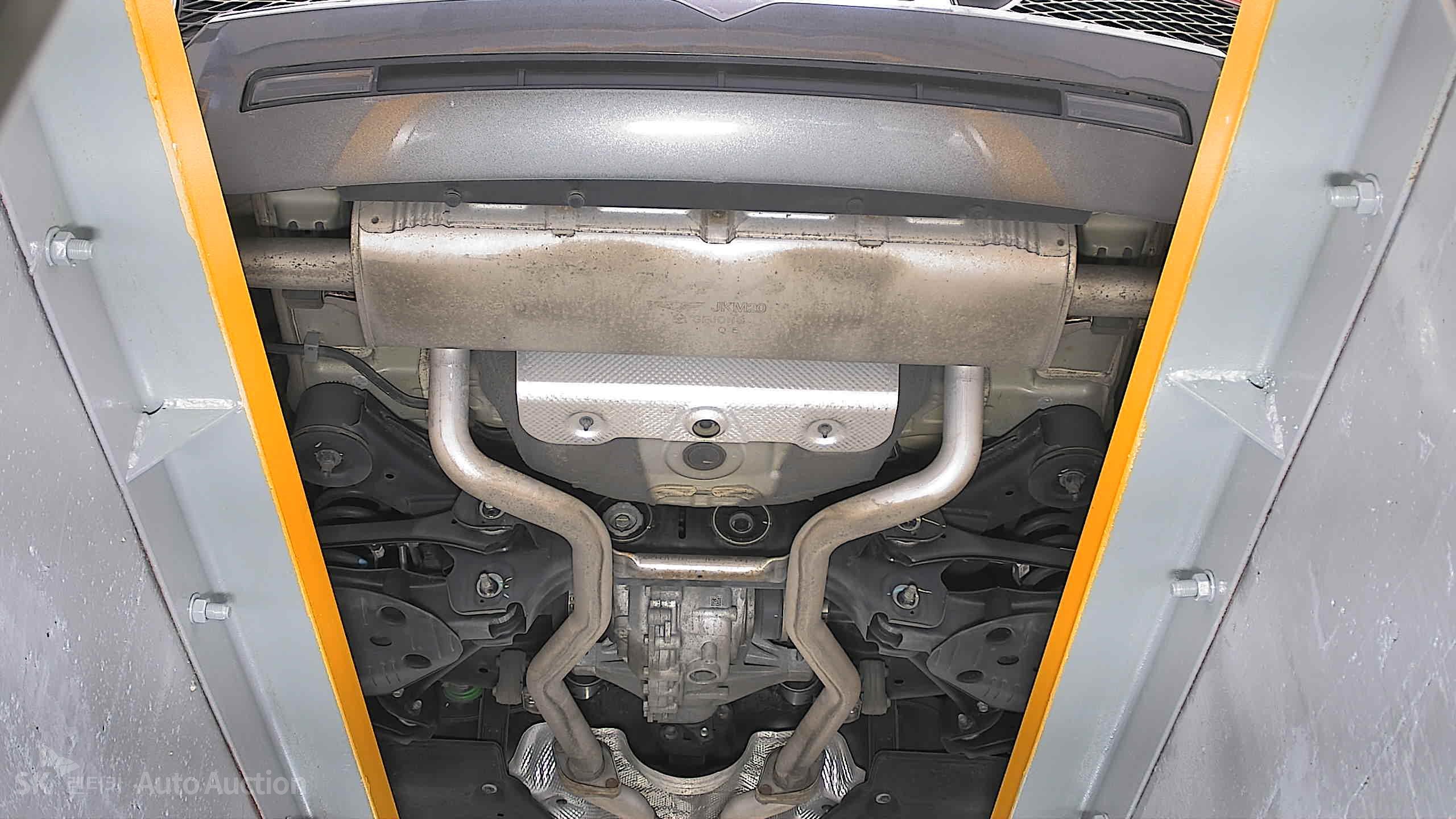 2021 - genesis gv70