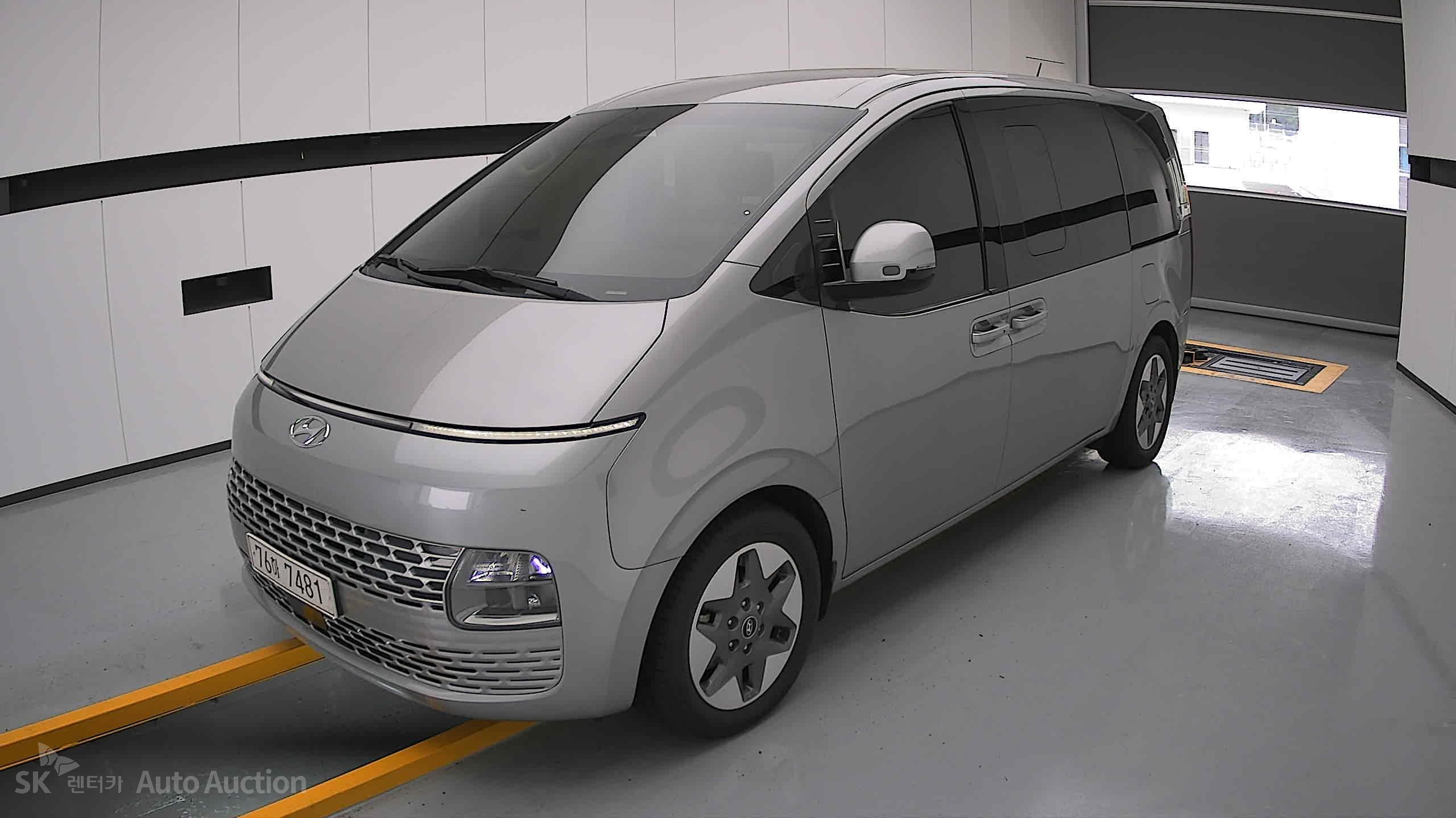 2022 - hyundai staria