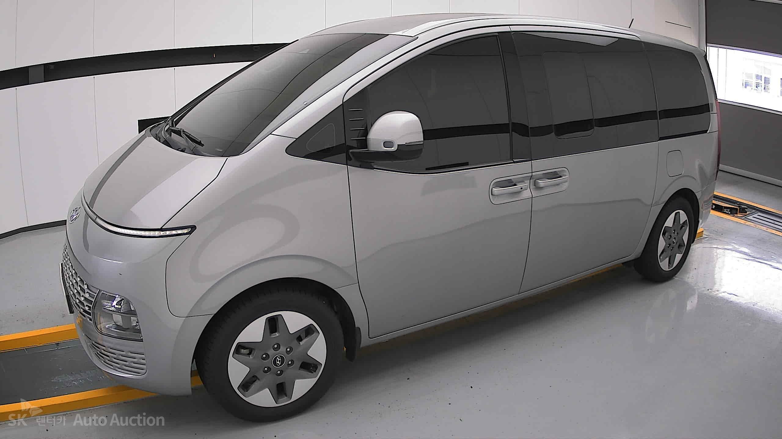2022 - hyundai staria
