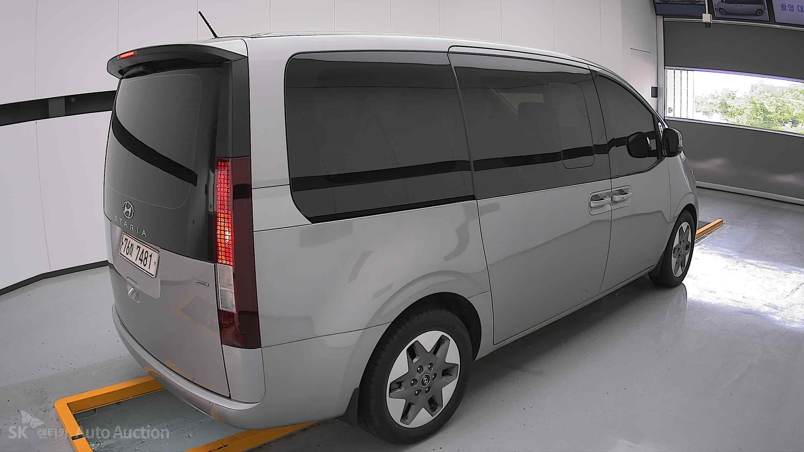 2022 - hyundai staria