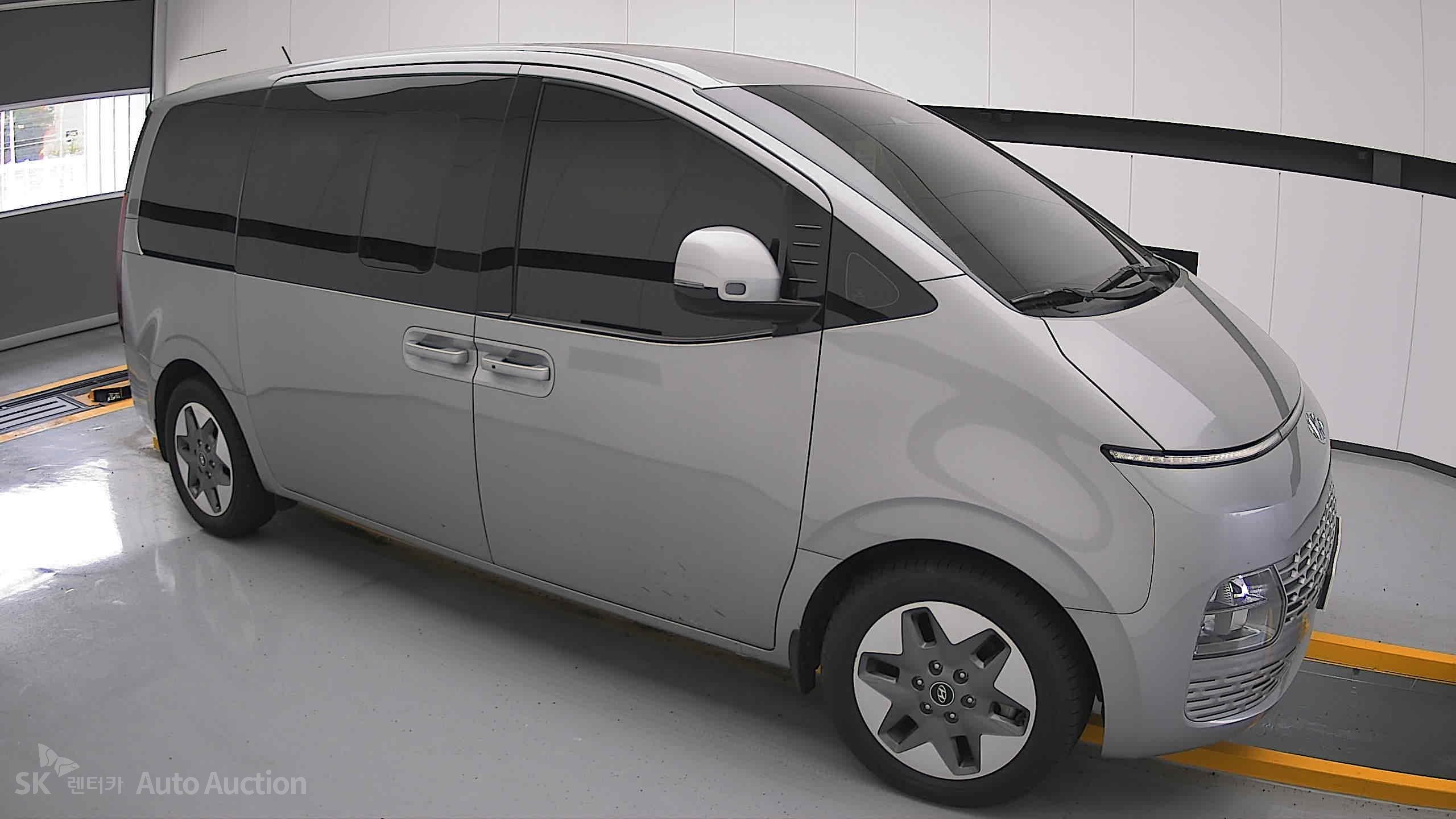 2022 - hyundai staria