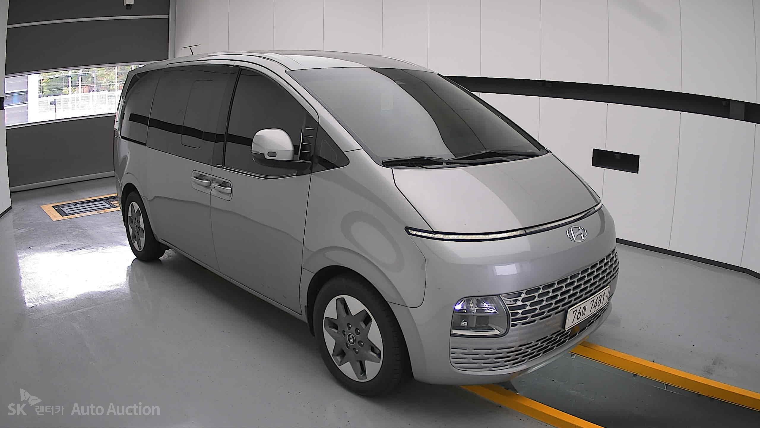2022 - hyundai staria