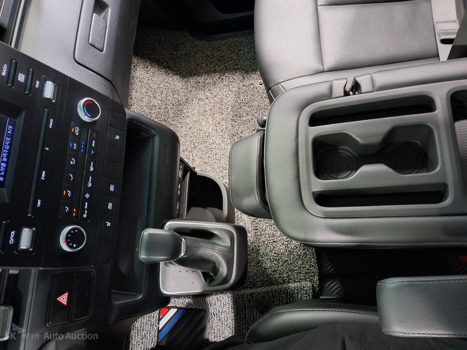 2022 - hyundai staria