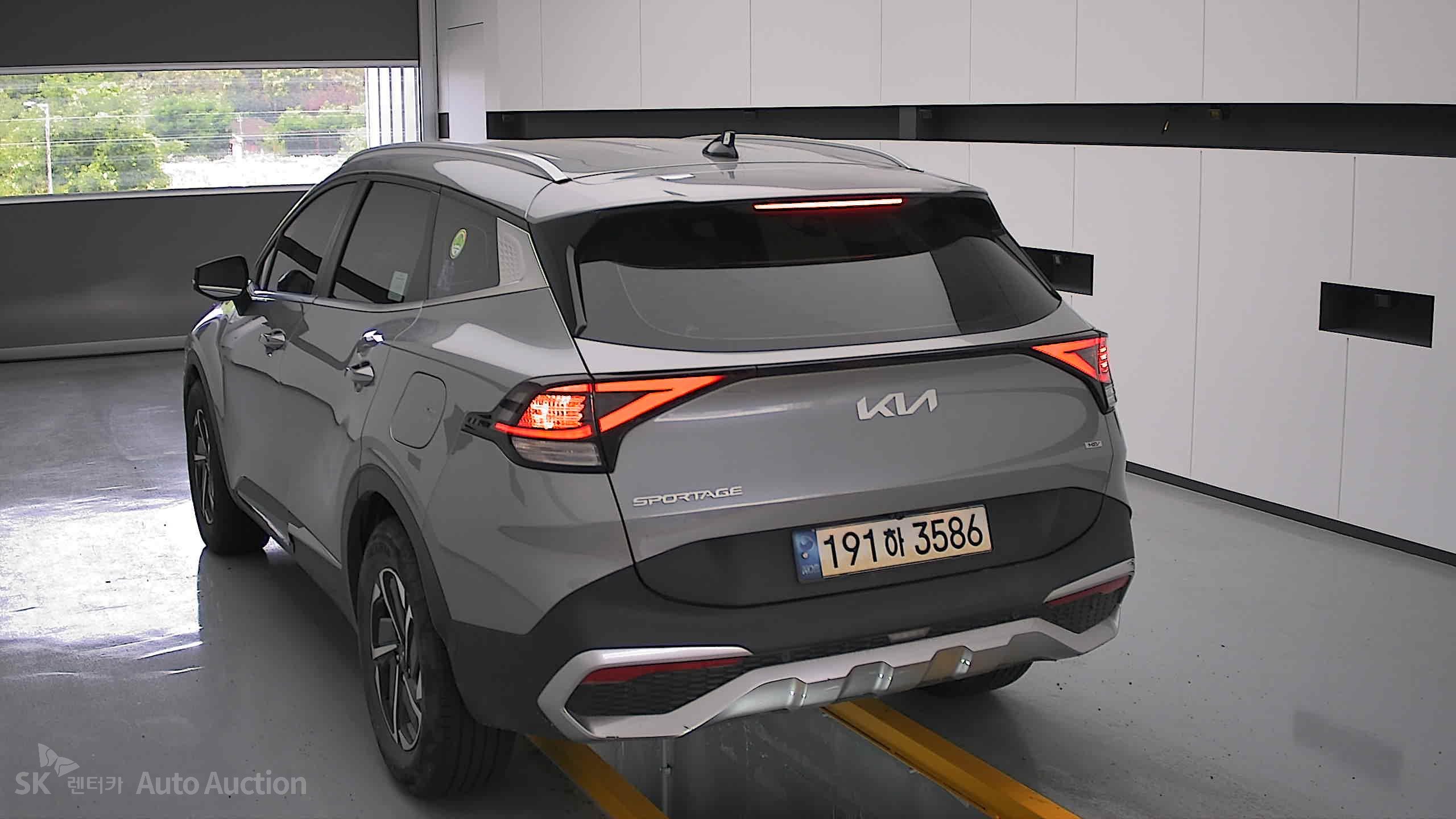 2023 - kia sportage