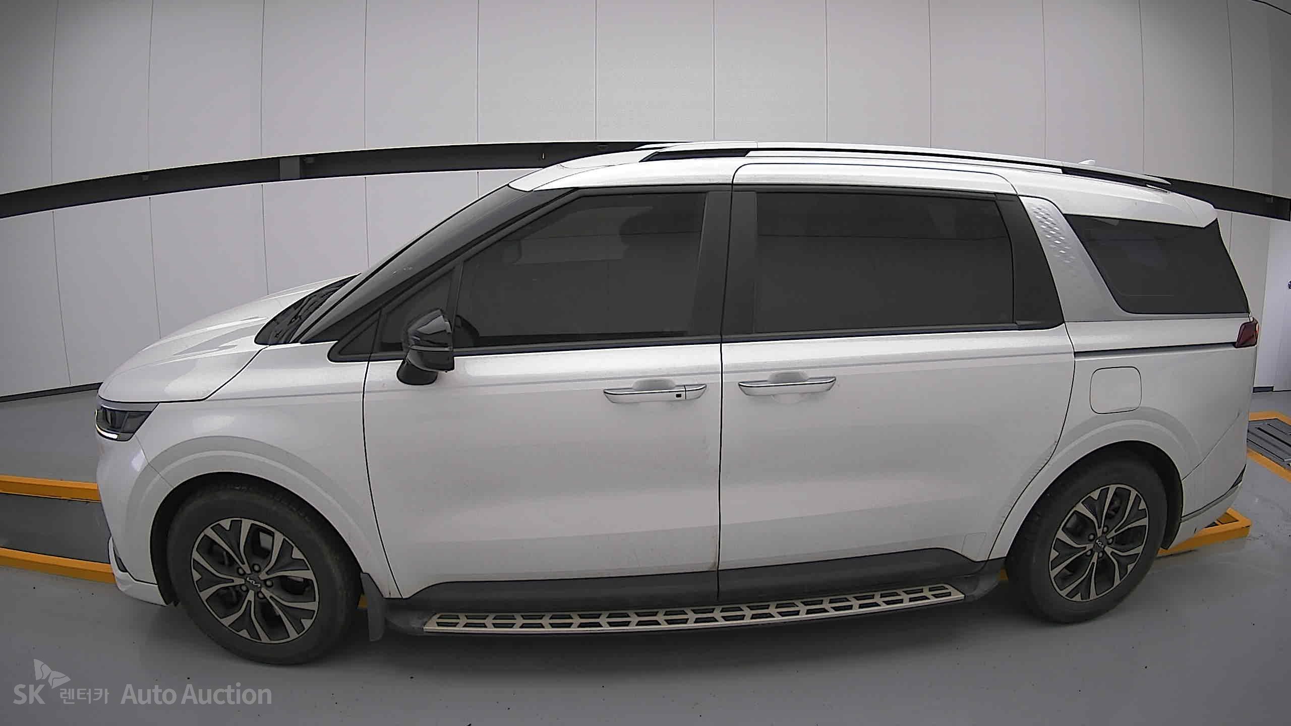 2023 - kia carnival