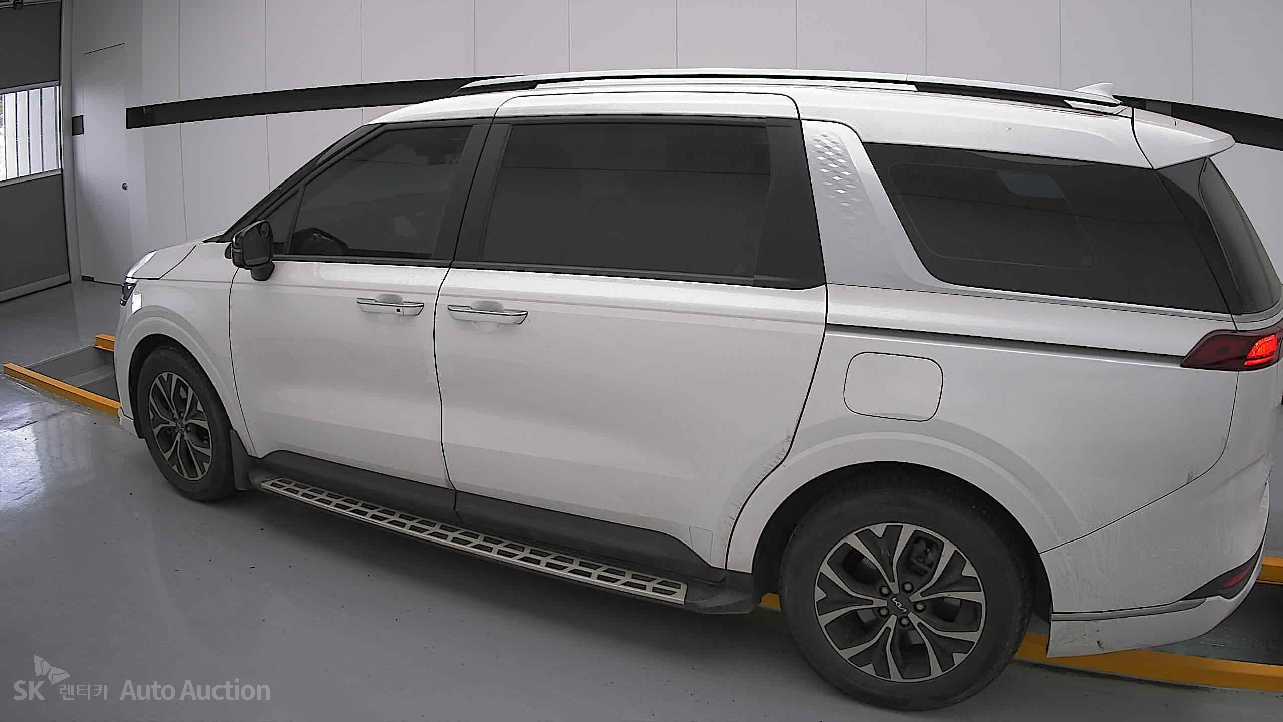 2023 - kia carnival