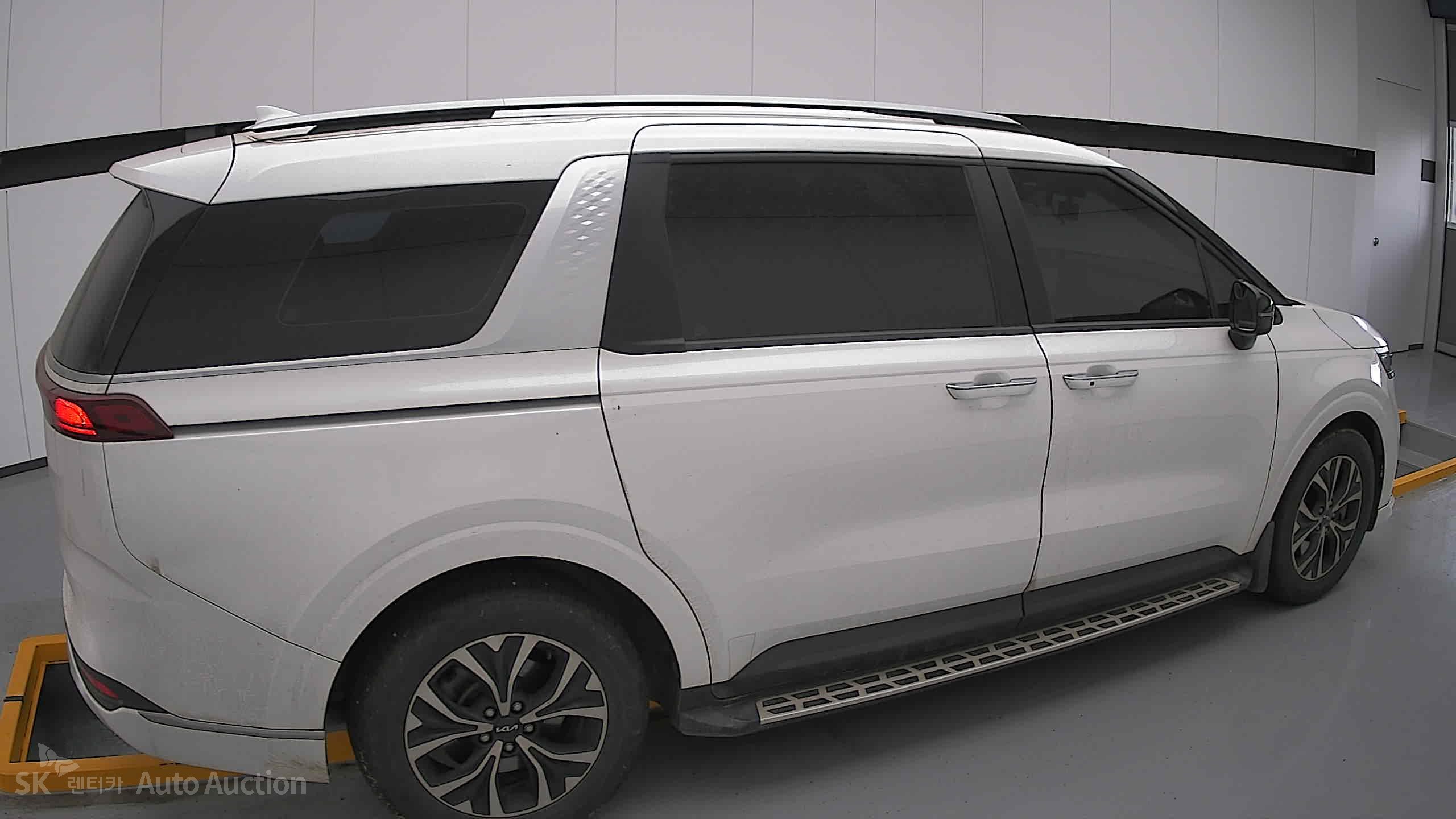 2023 - kia carnival