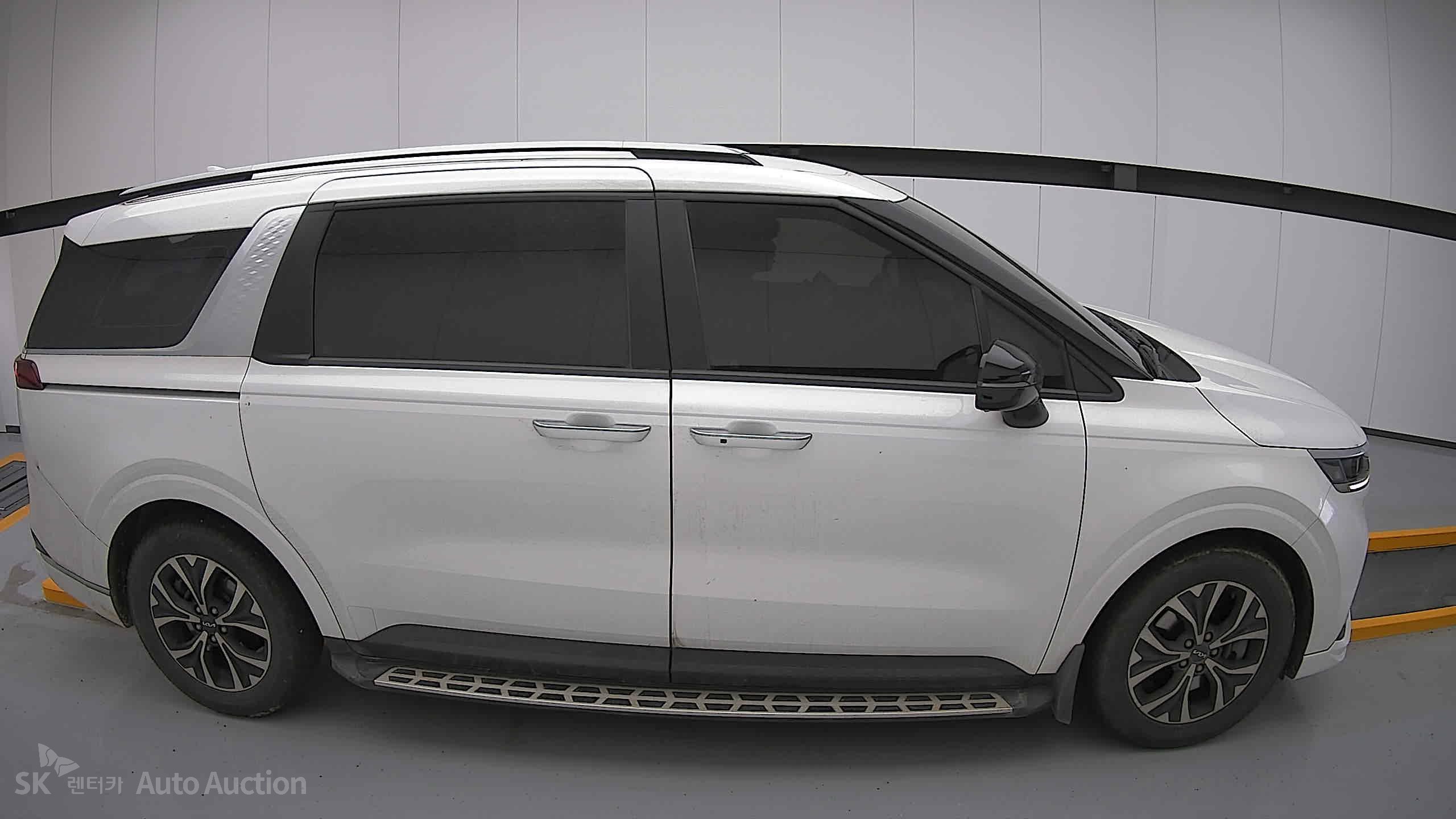 2023 - kia carnival