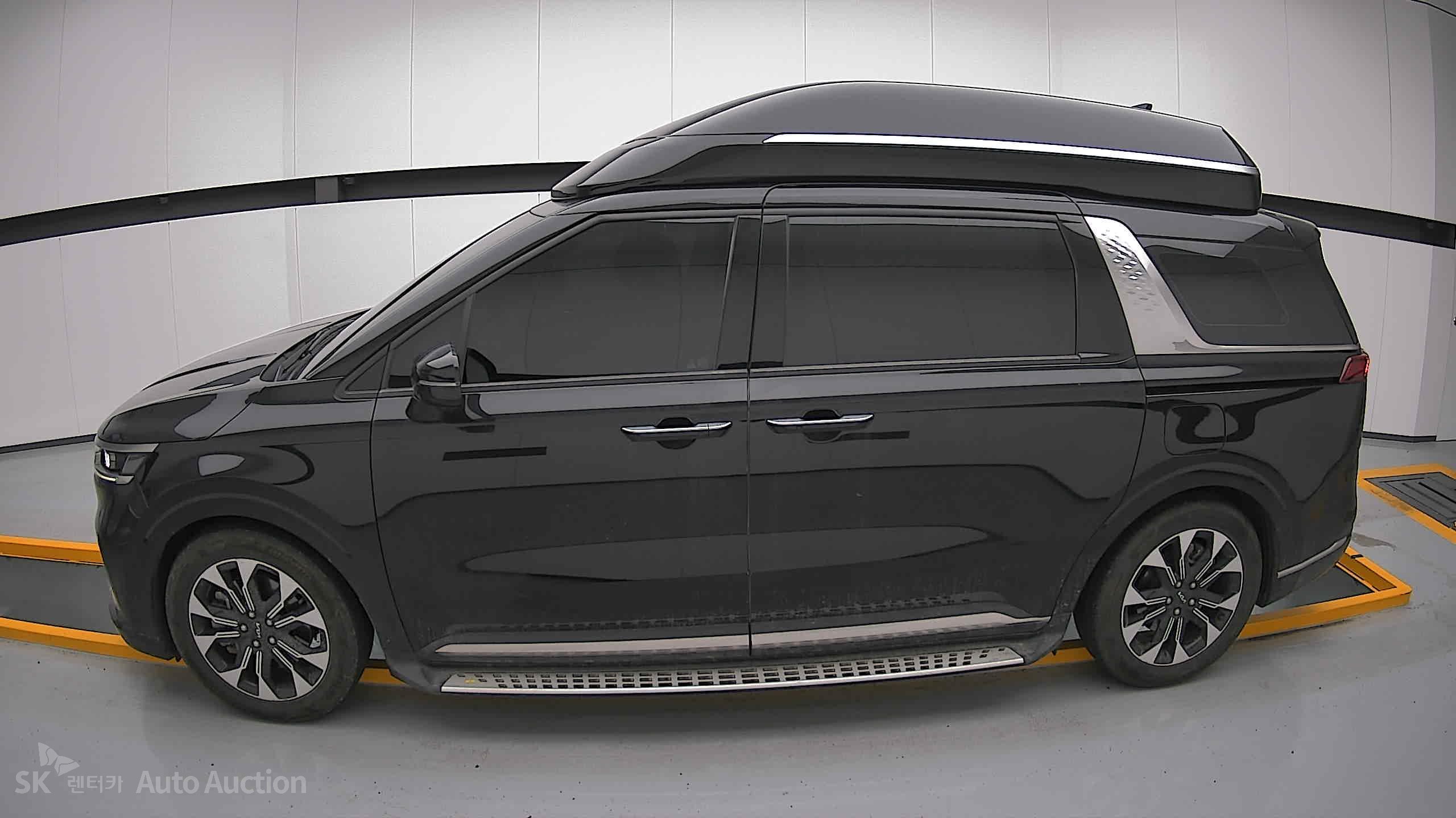 2022 - kia carnival