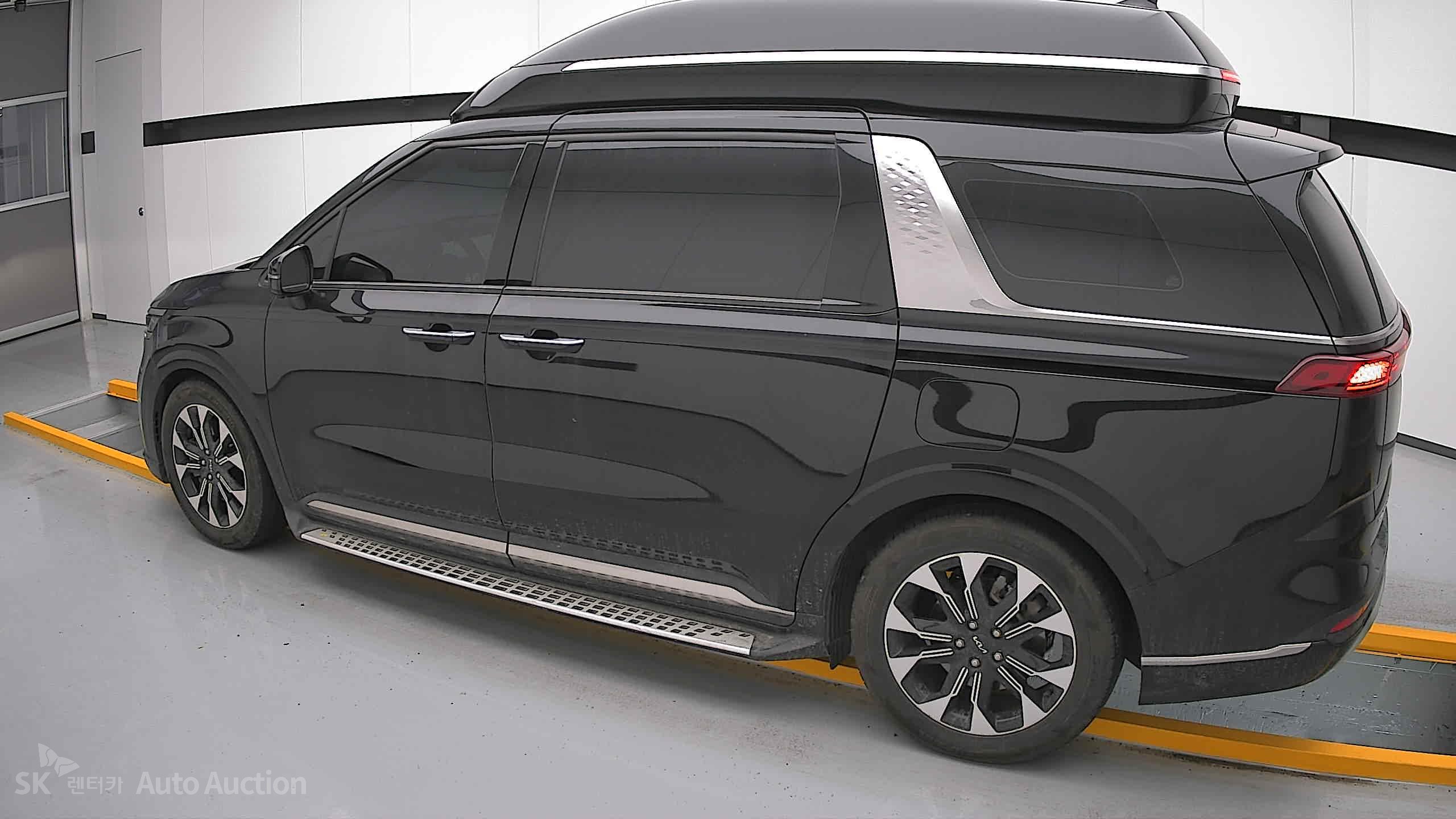 2022 - kia carnival