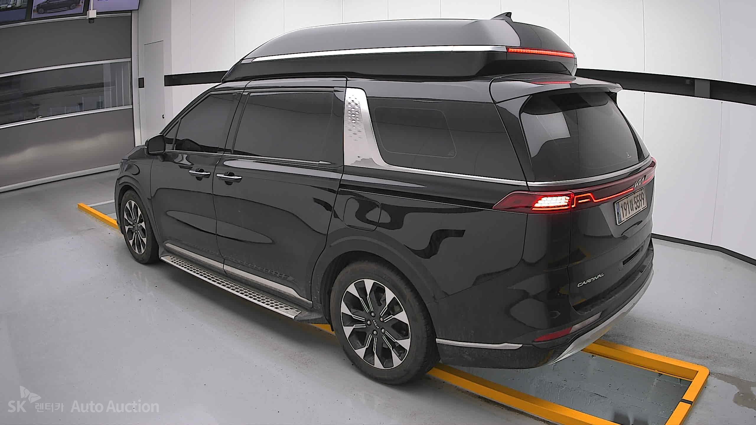 2022 - kia carnival
