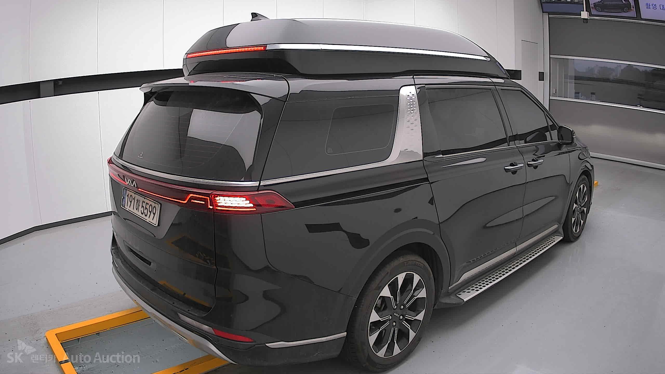 2022 - kia carnival