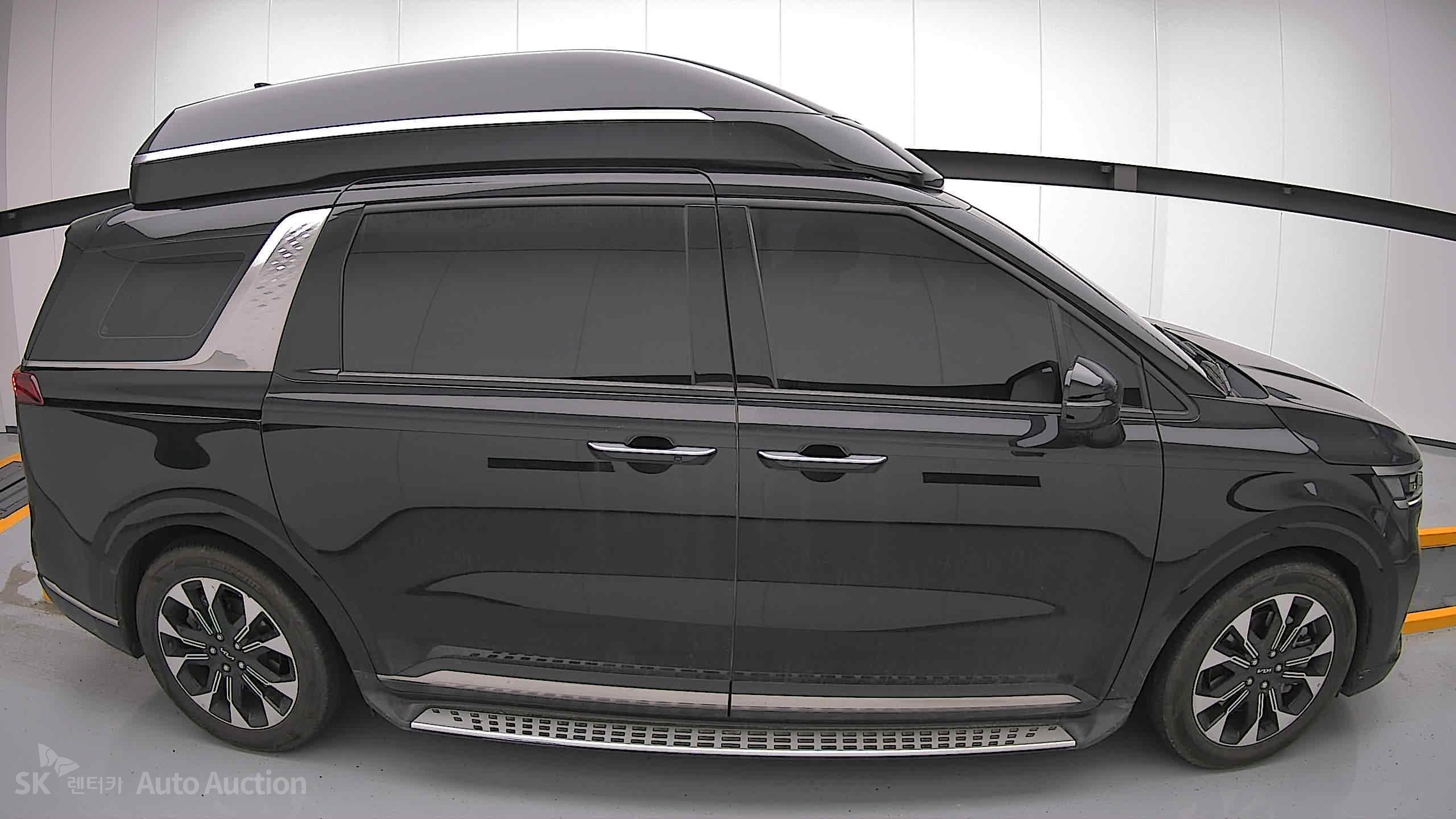 2022 - kia carnival