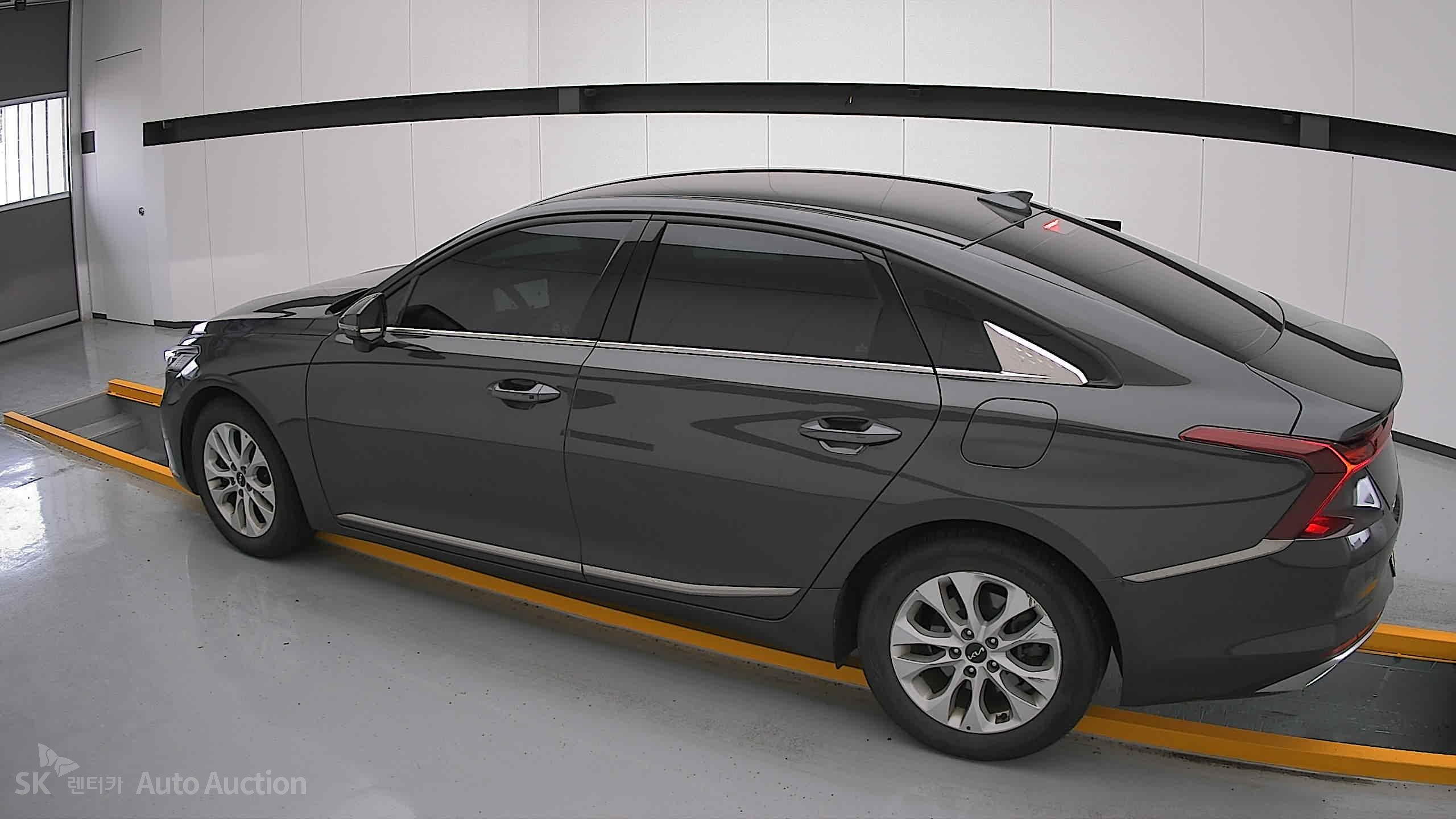 2023 - kia k8
