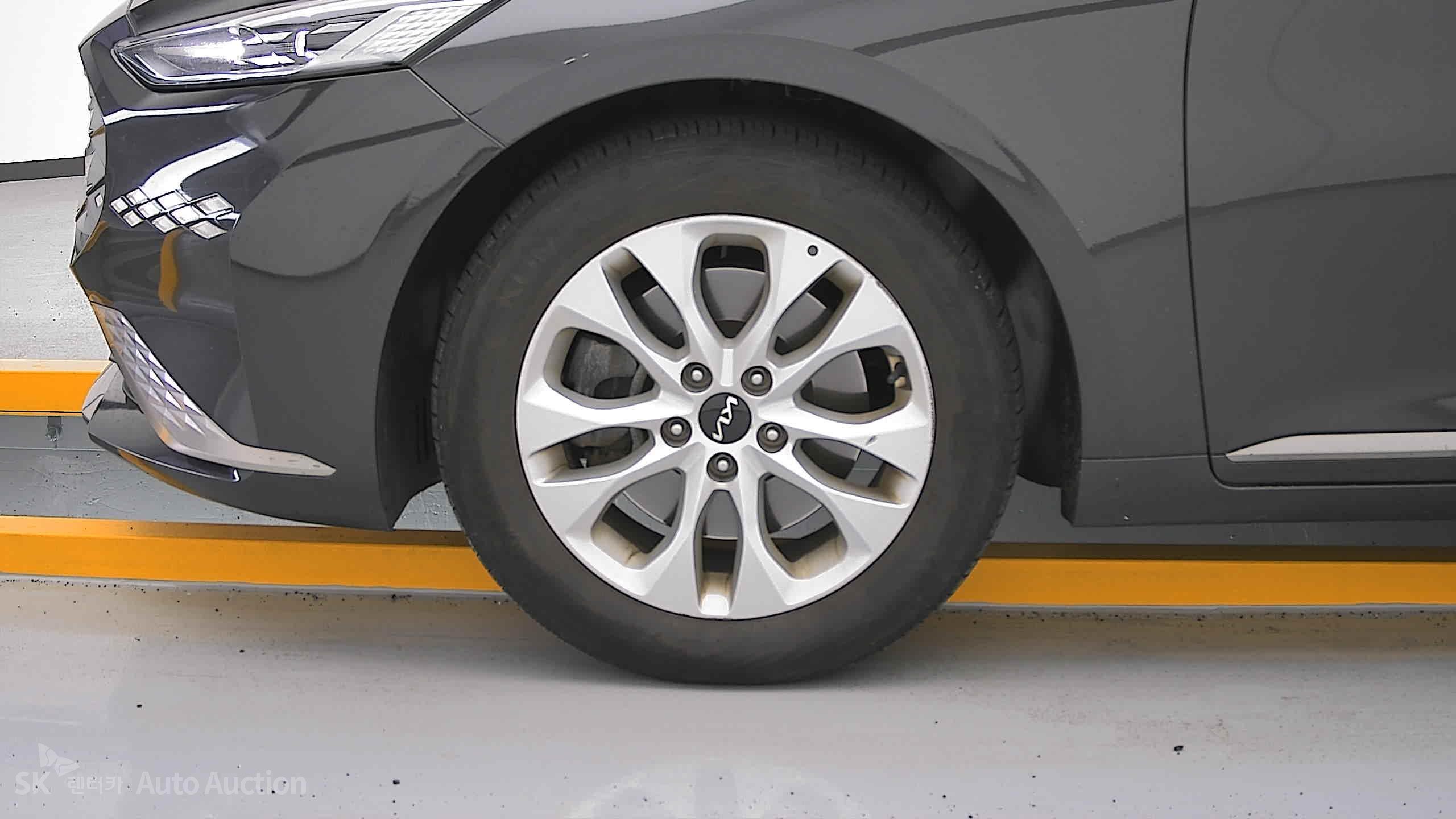 2023 - kia k8