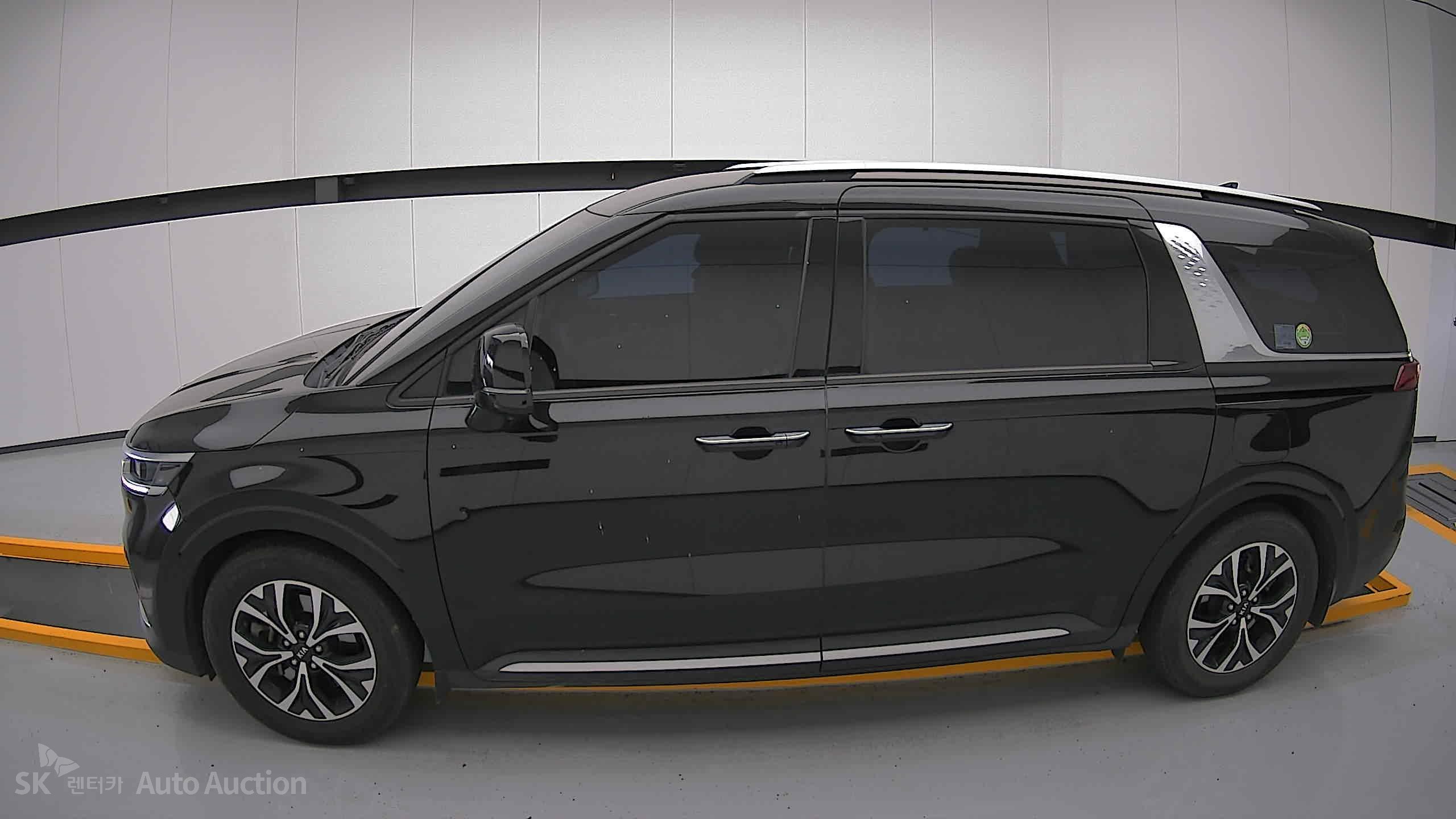 2021 - kia carnival
