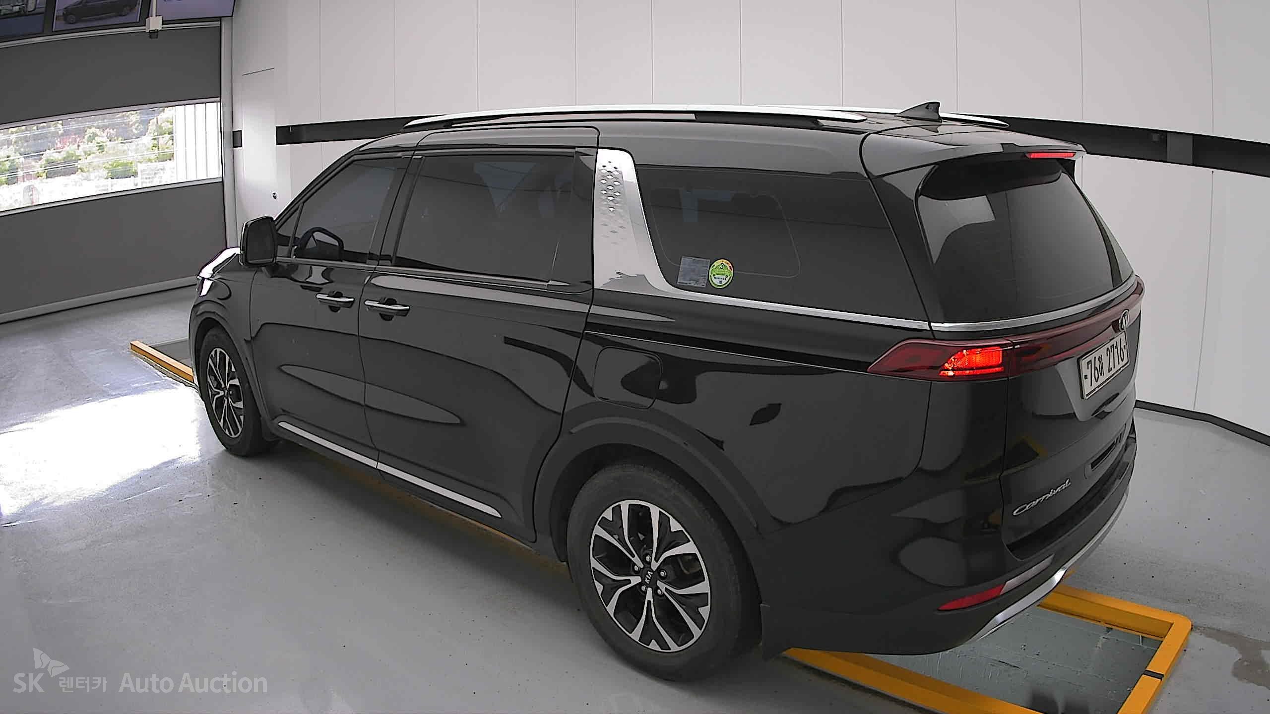 2021 - kia carnival