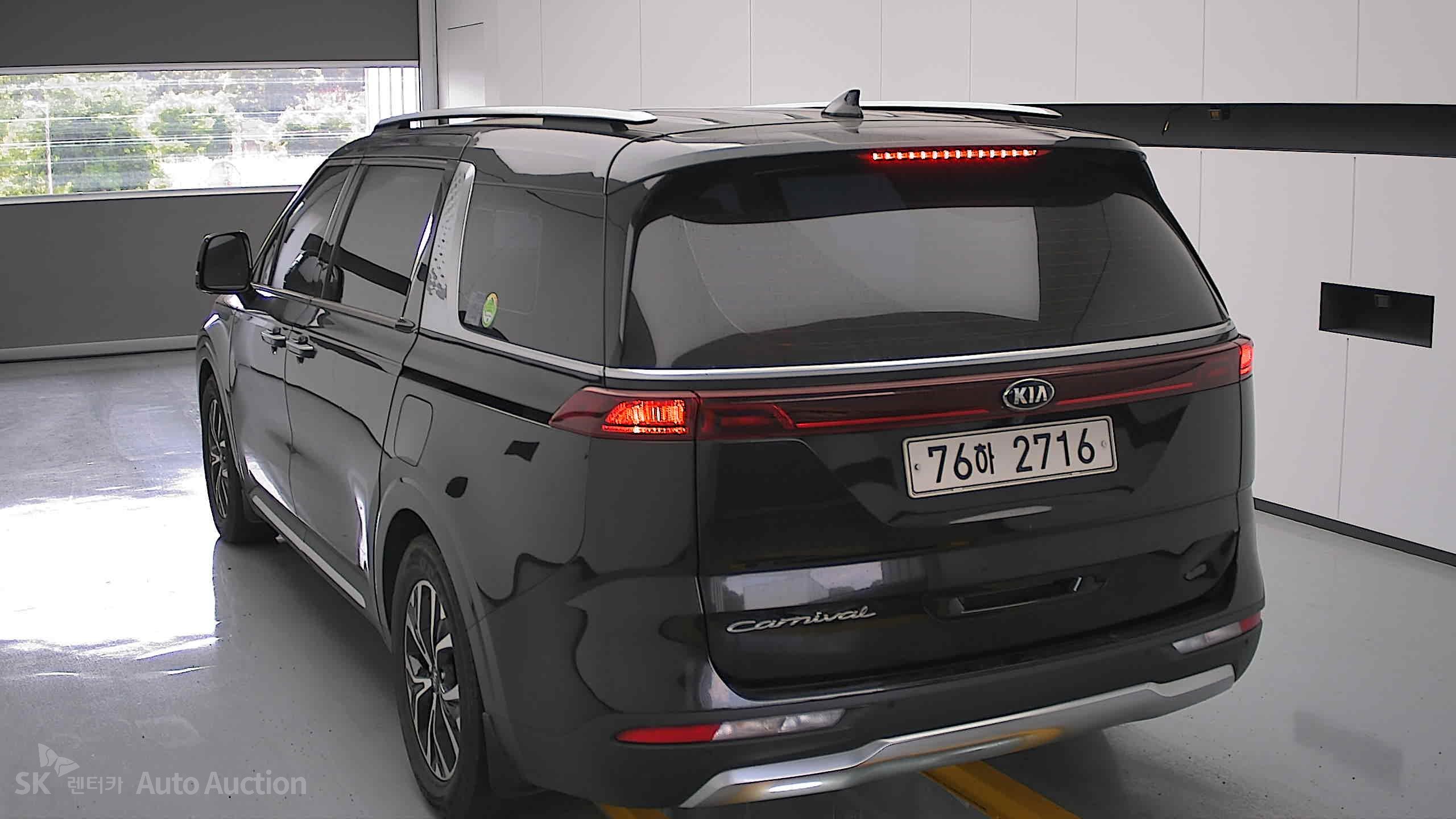 2021 - kia carnival