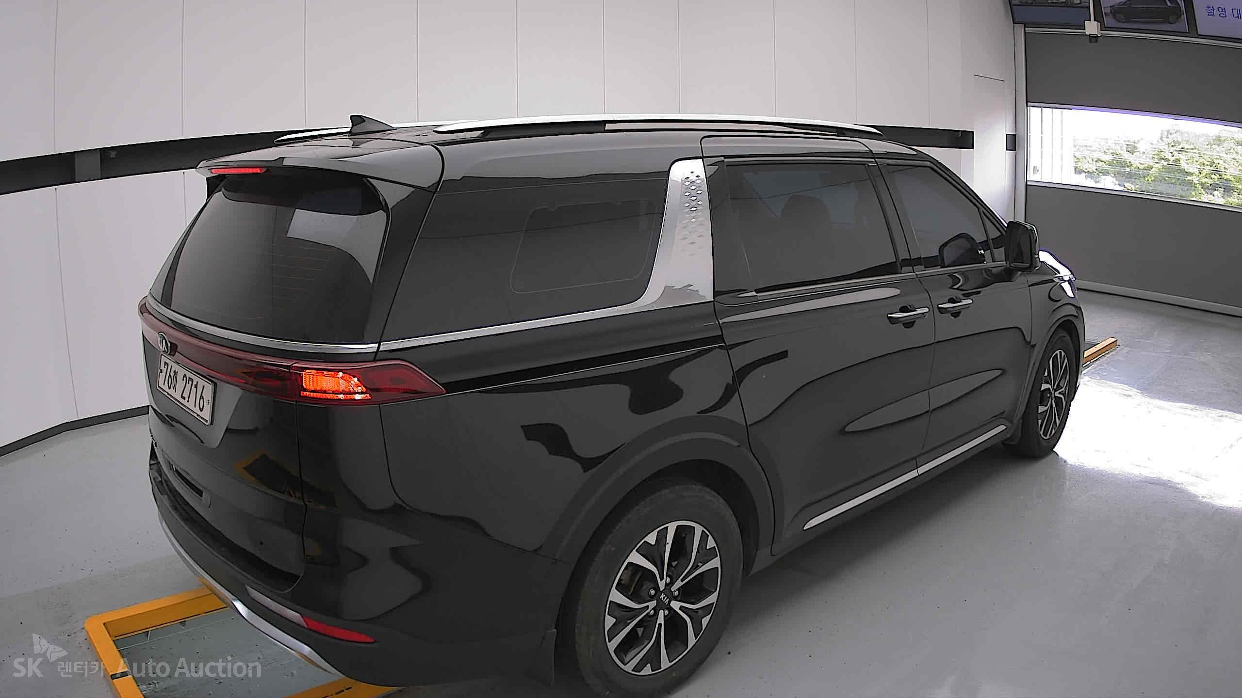 2021 - kia carnival